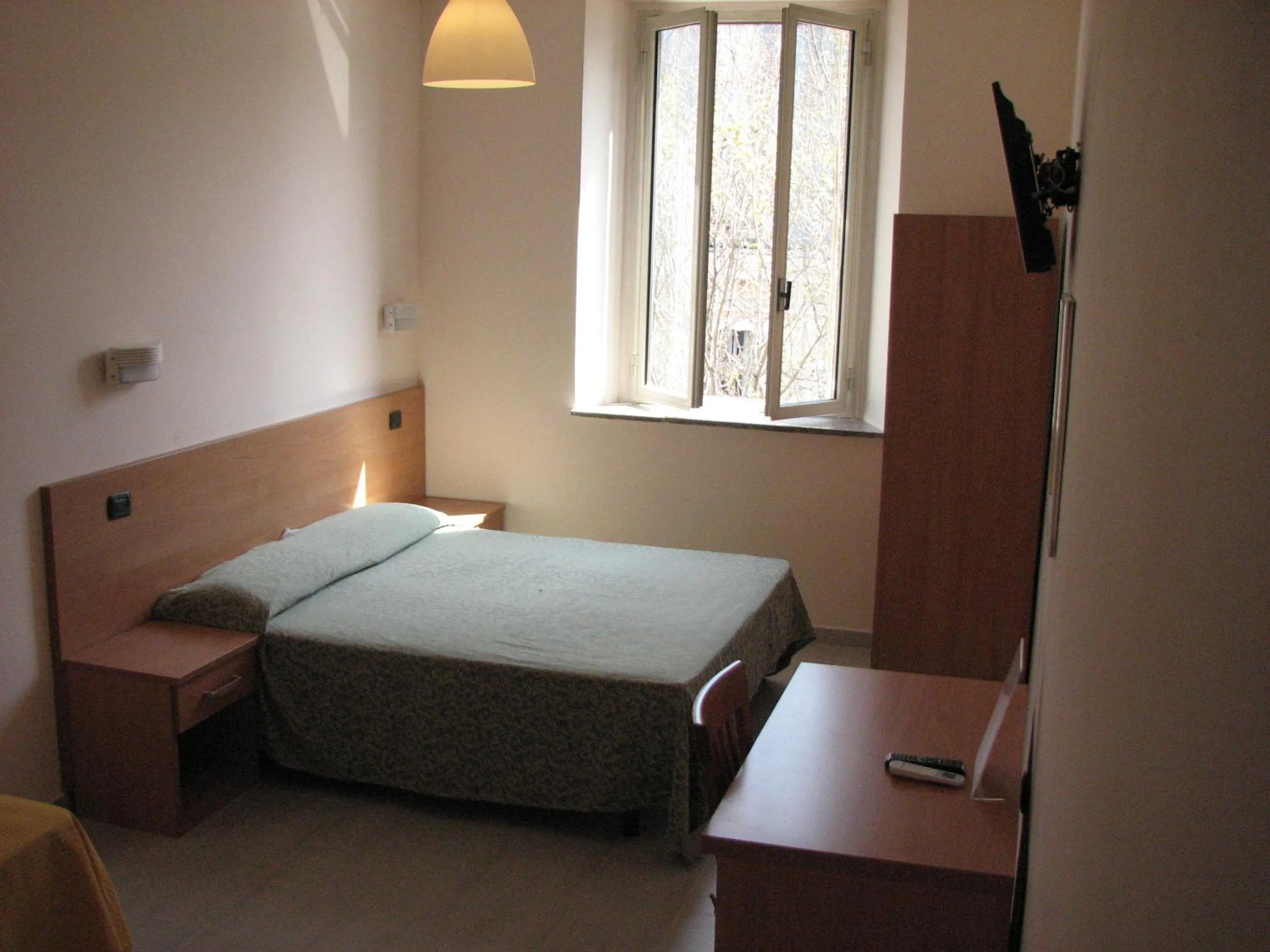 Bedroom, Bed in Friendship Place