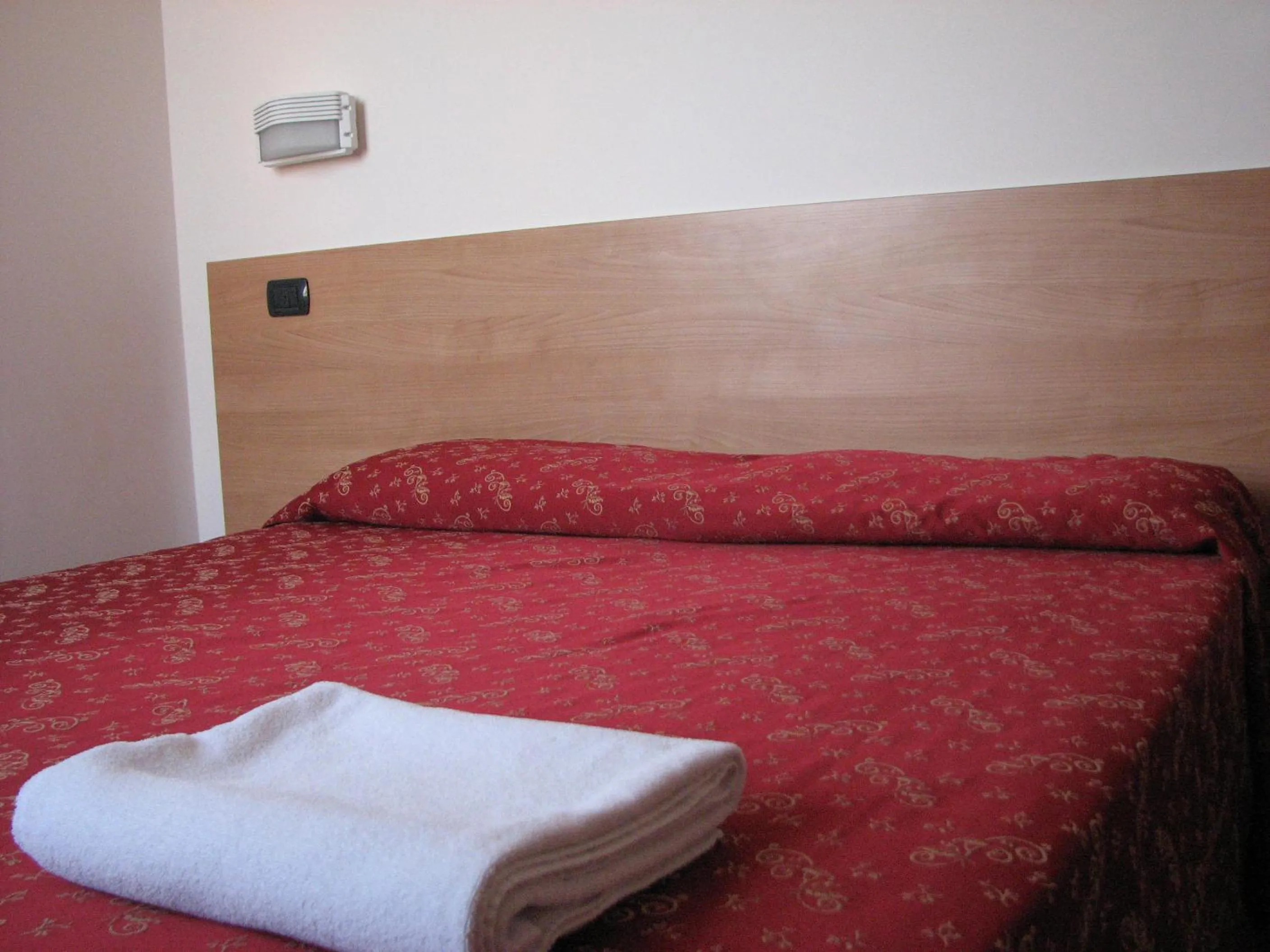 Bedroom, Bed in Friendship Place