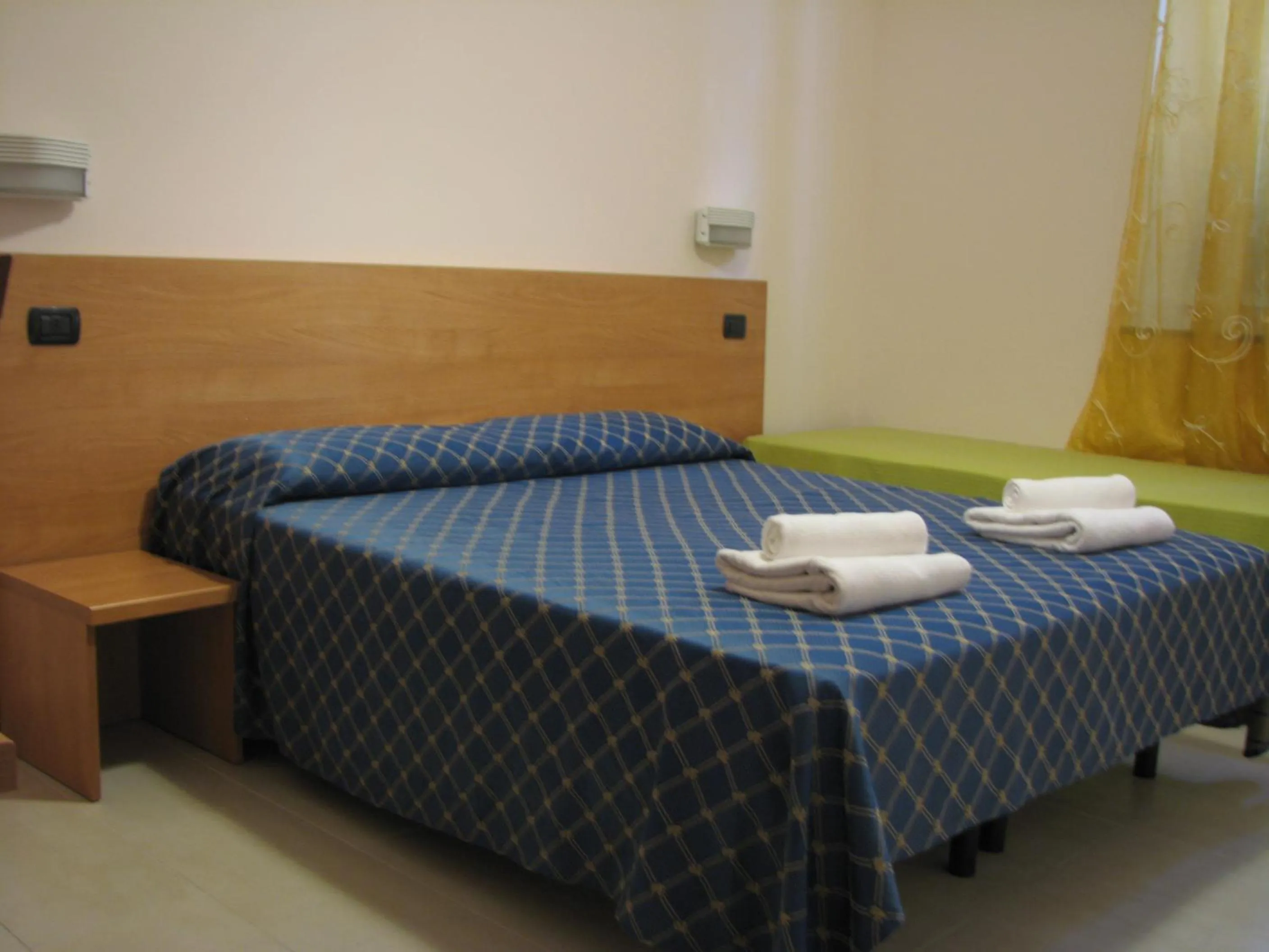 Bedroom, Bed in Friendship Place