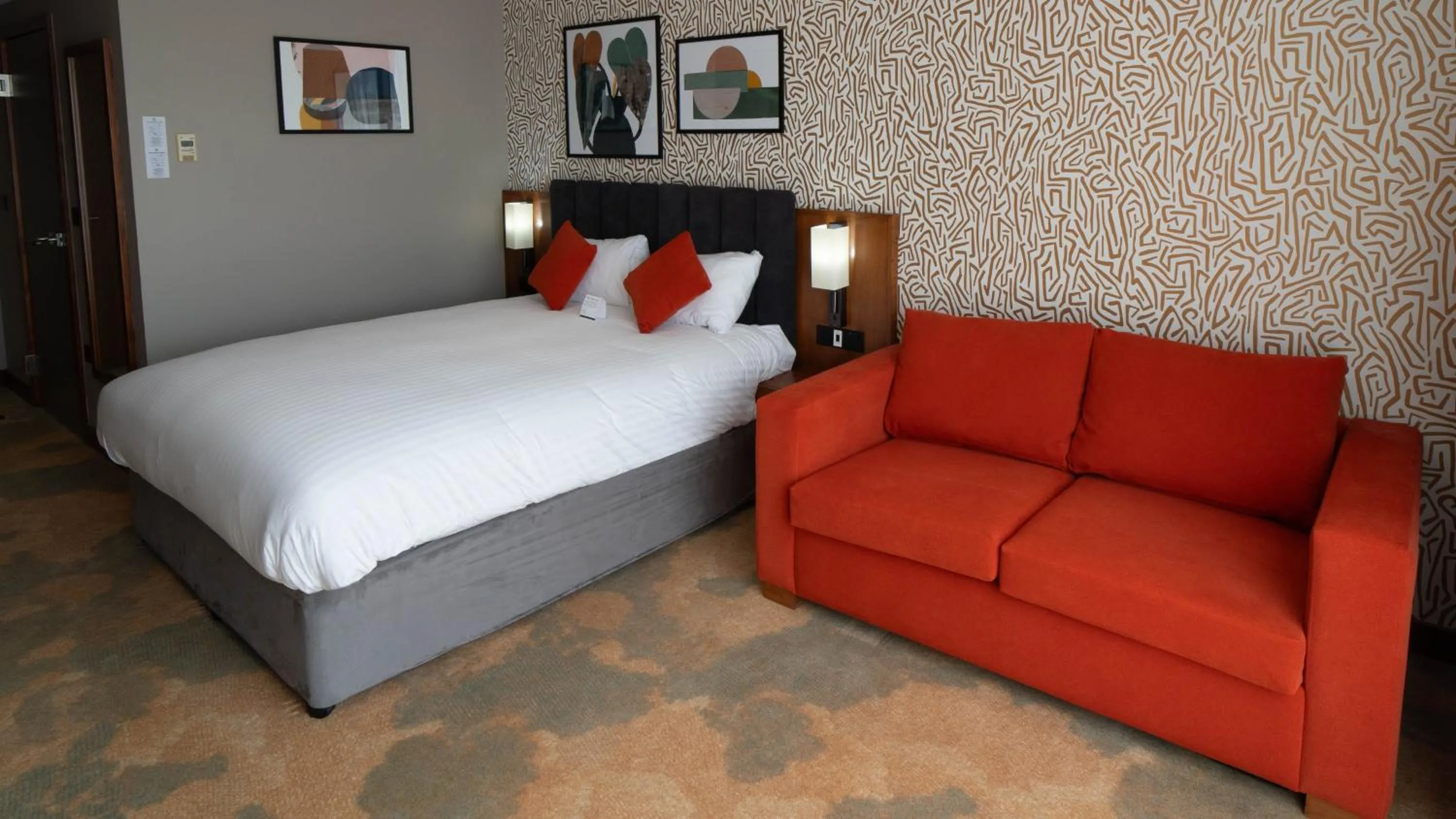 Photo of the whole room, Bed in Holiday Inn Bristol City Centre by IHG