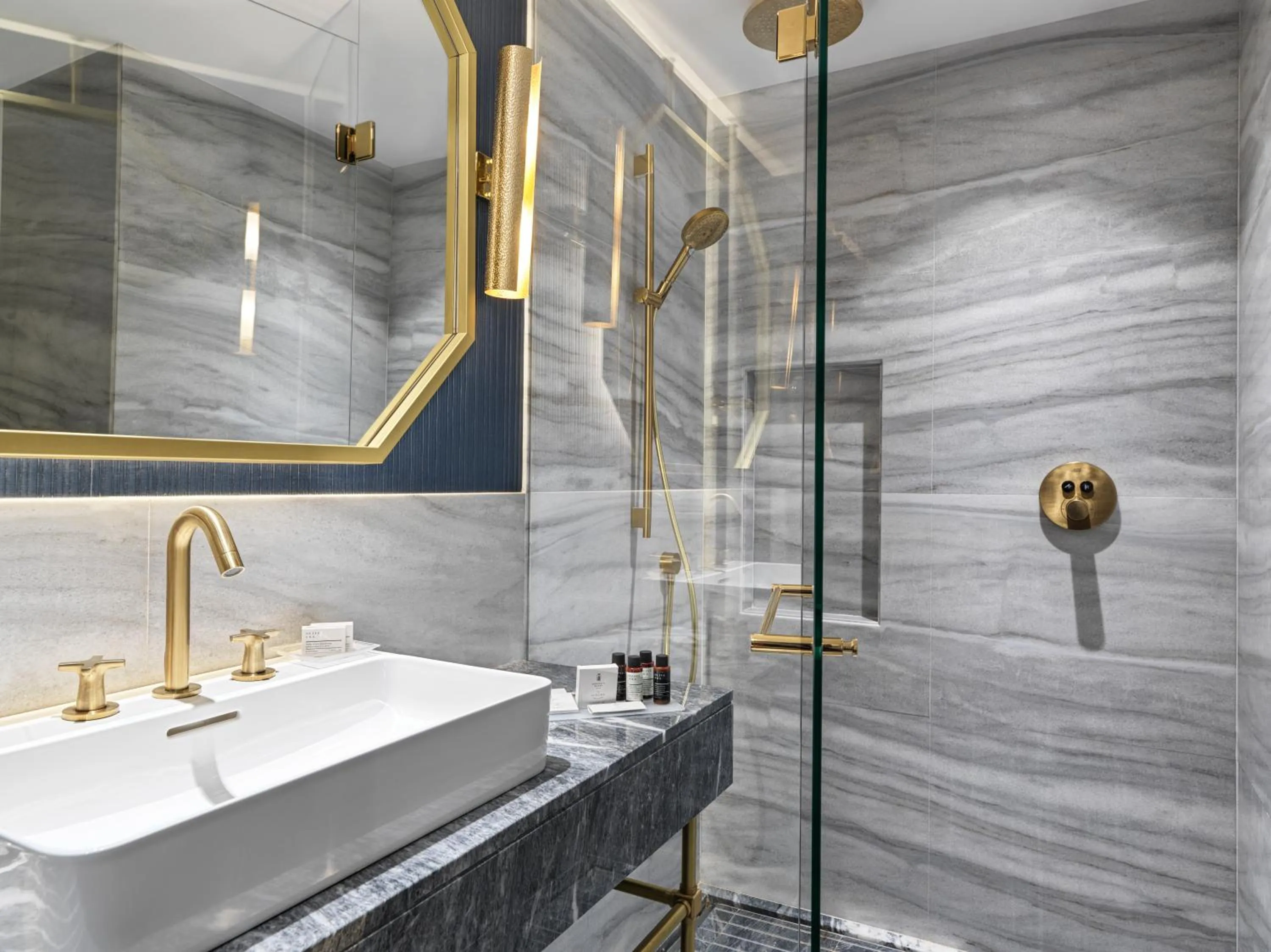 Bathroom in Sofia Balkan Palace