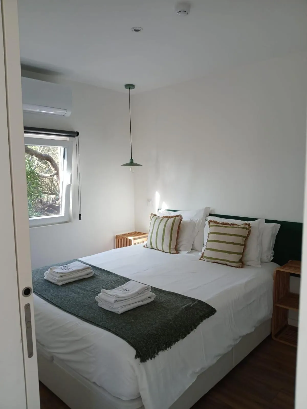 Bedroom, Bed in Azen Cool House