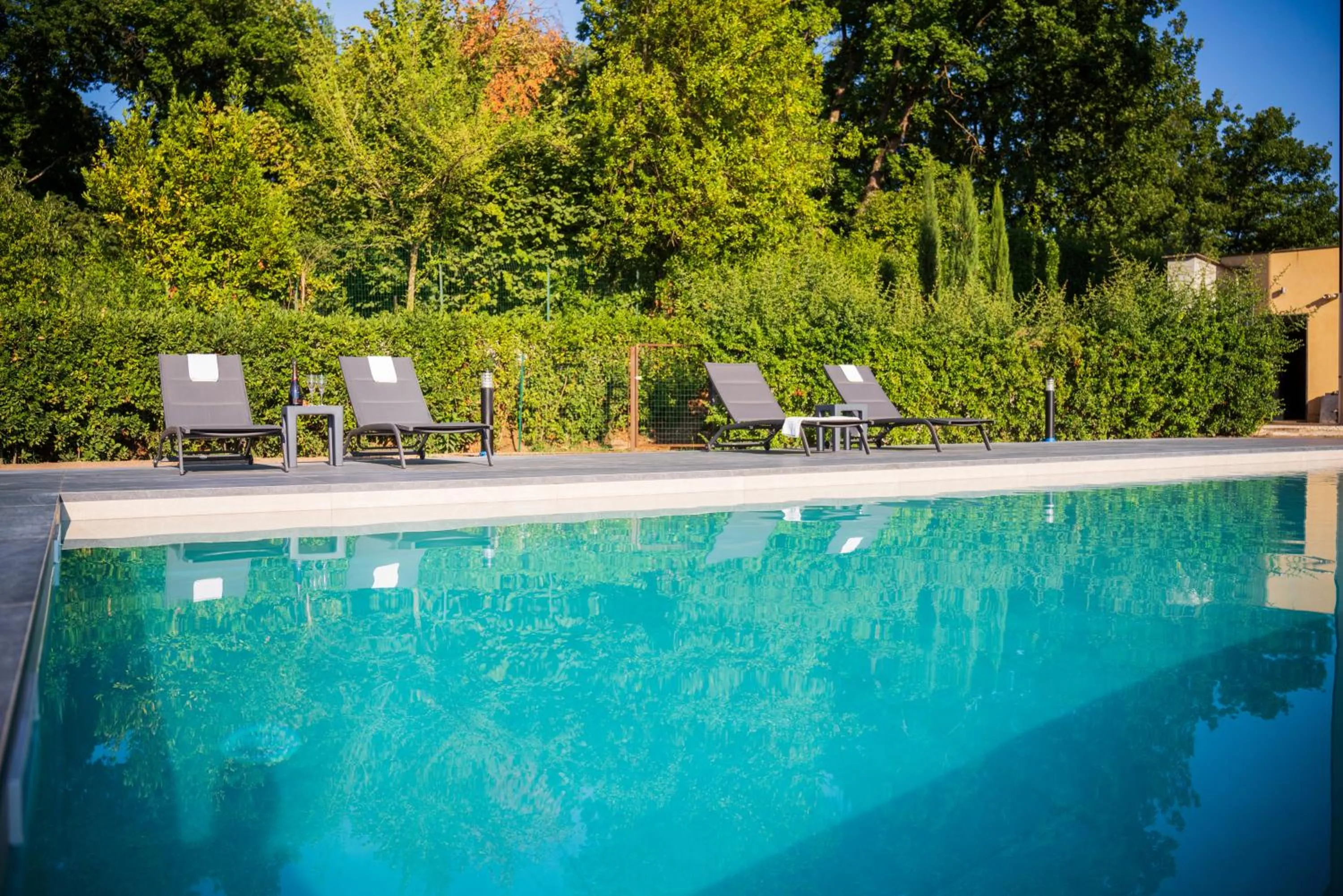 Swimming pool in Le Colonne
