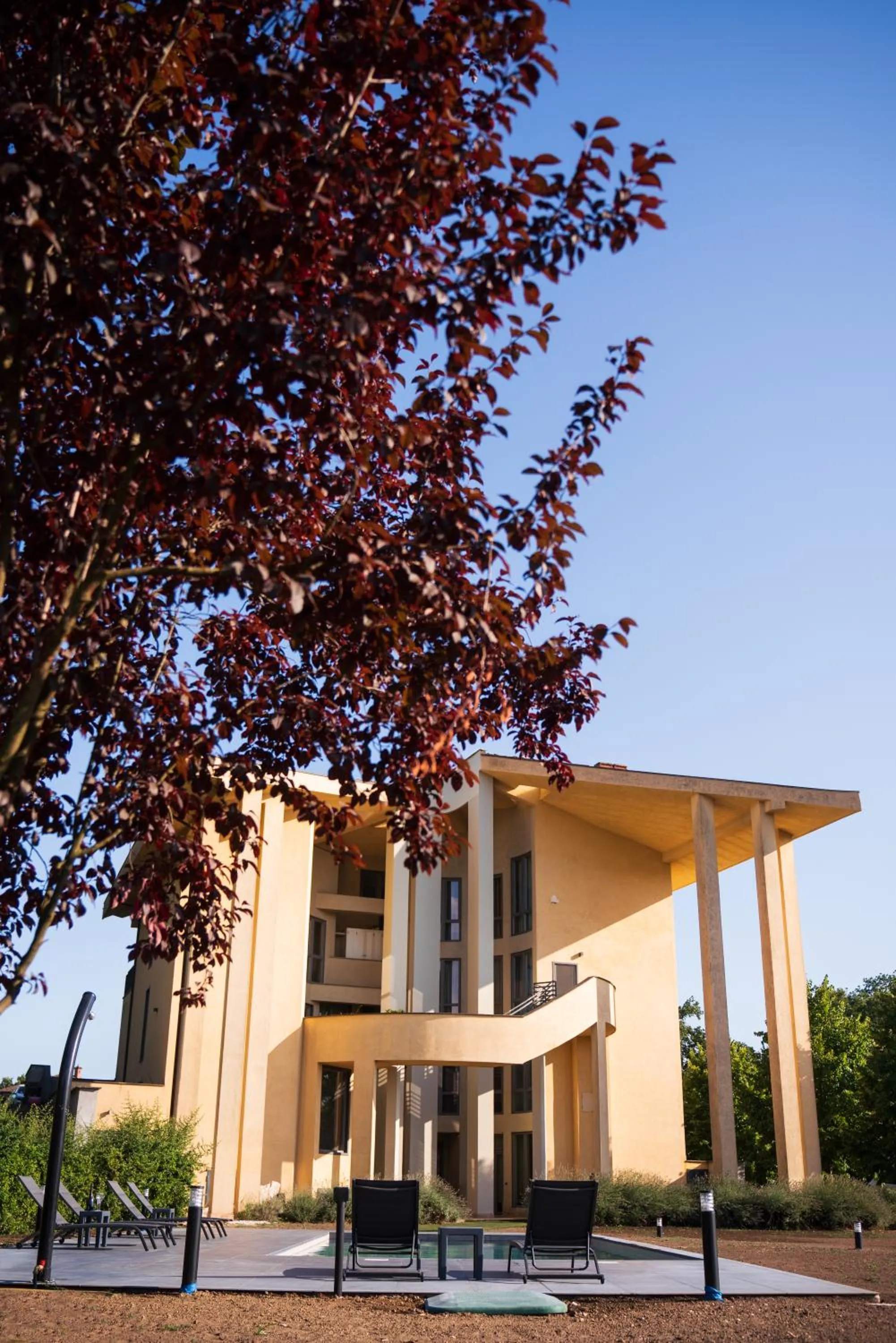 Property building in Le Colonne
