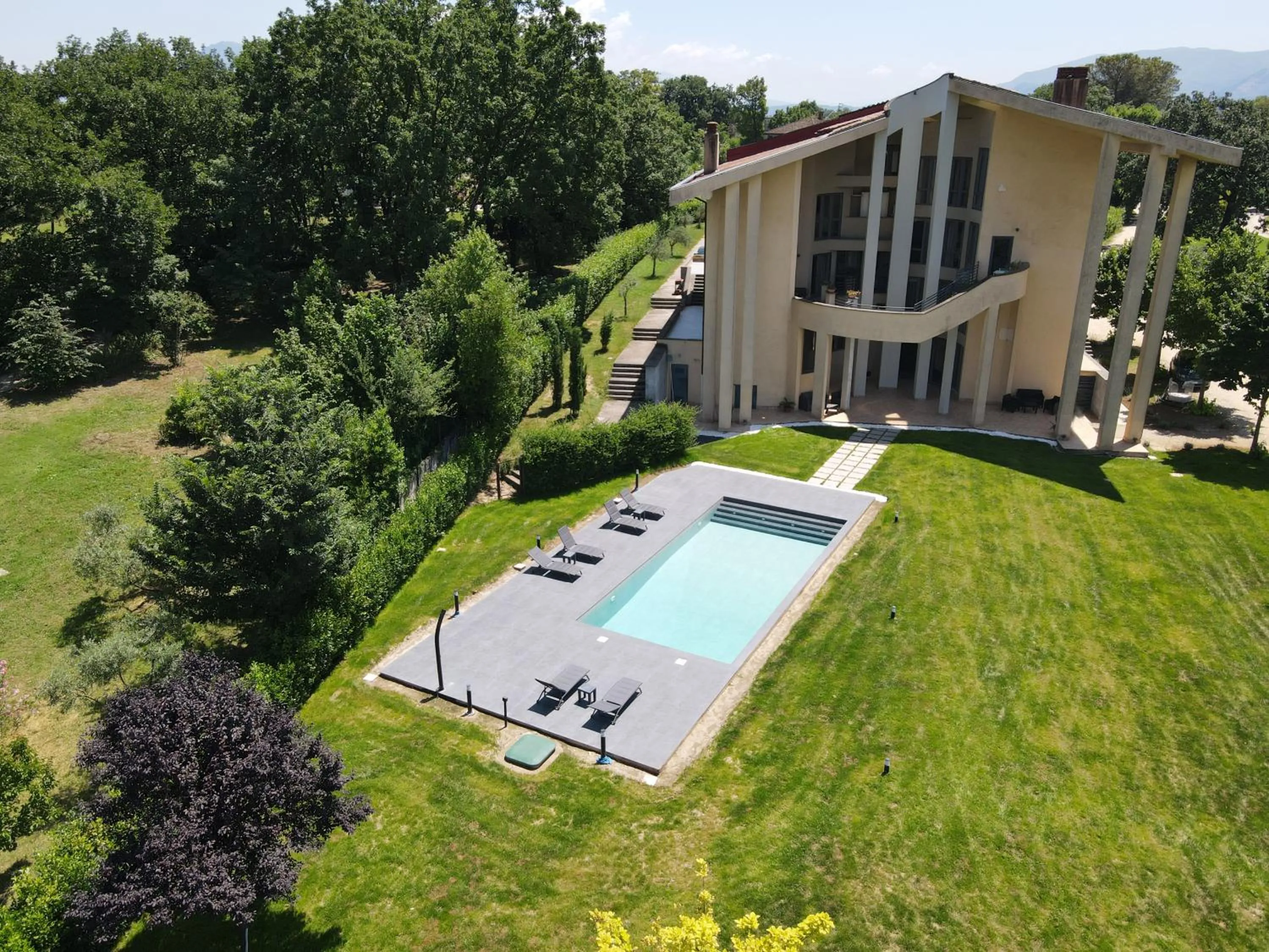 Swimming pool in Le Colonne