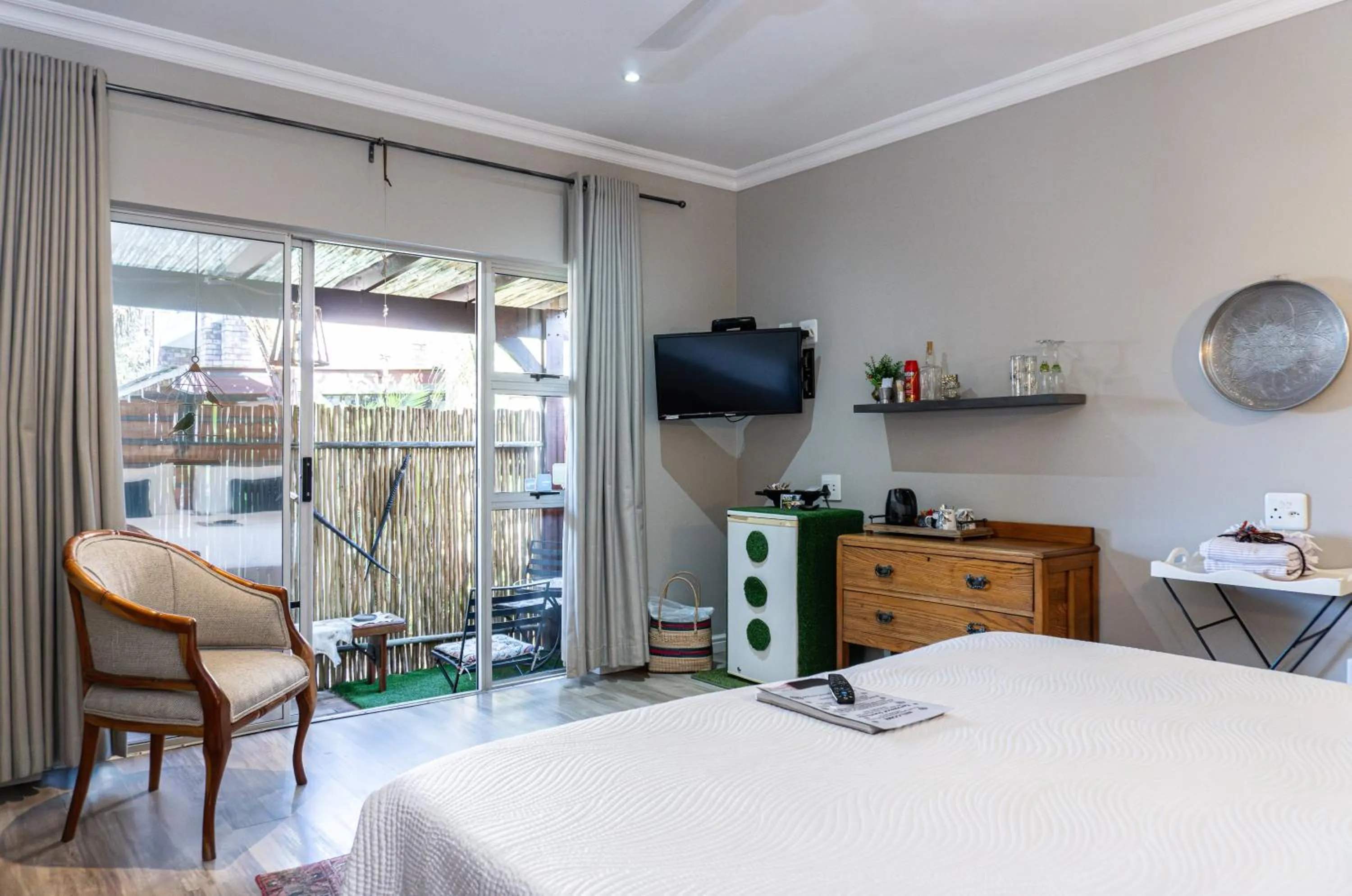 View (from property/room), Bed in Earthbound Guest House