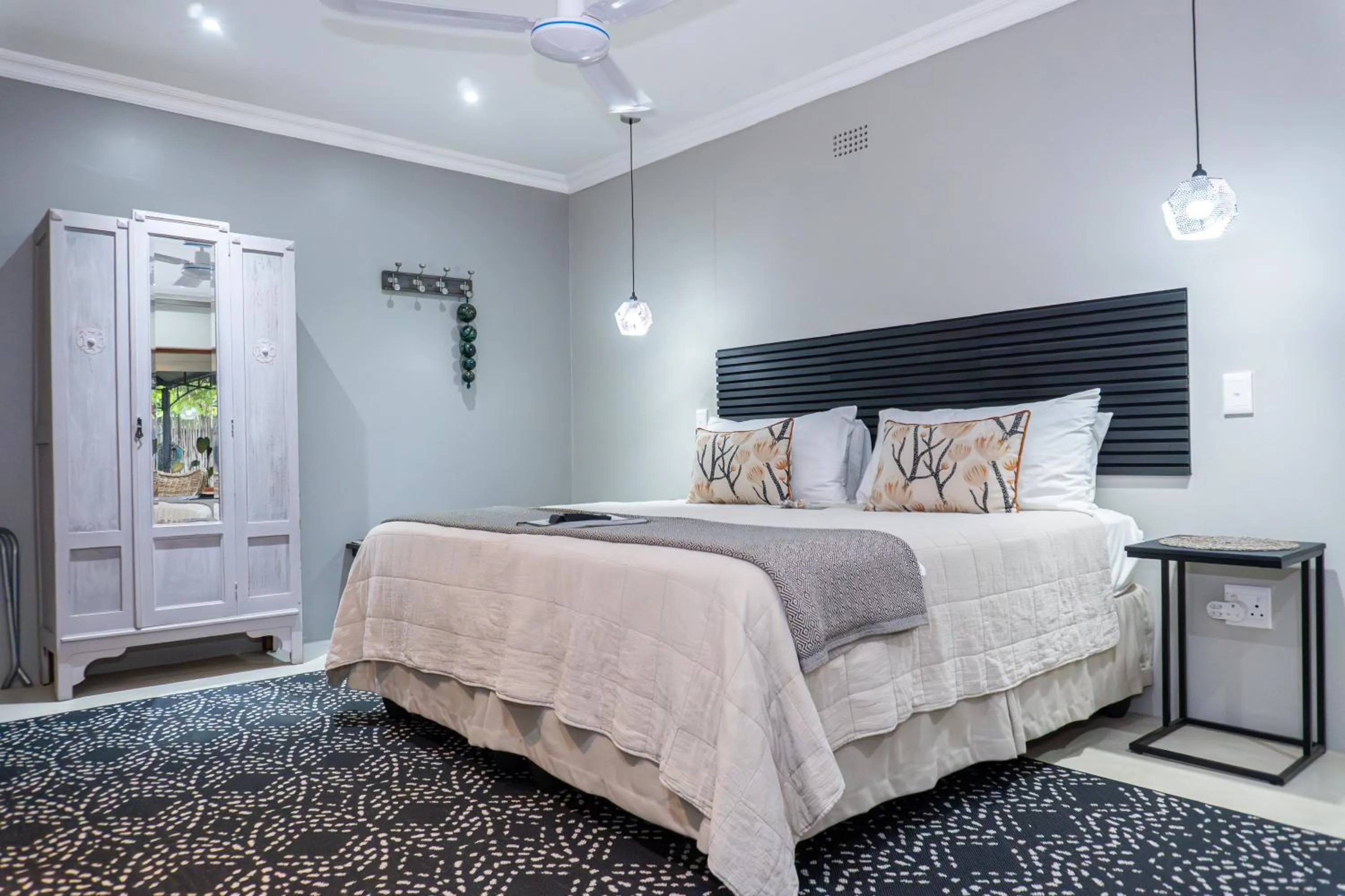 Bedroom, Bed in Earthbound Guest House