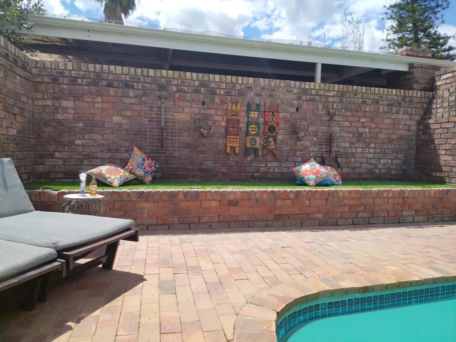 Swimming pool in Earthbound Guest House