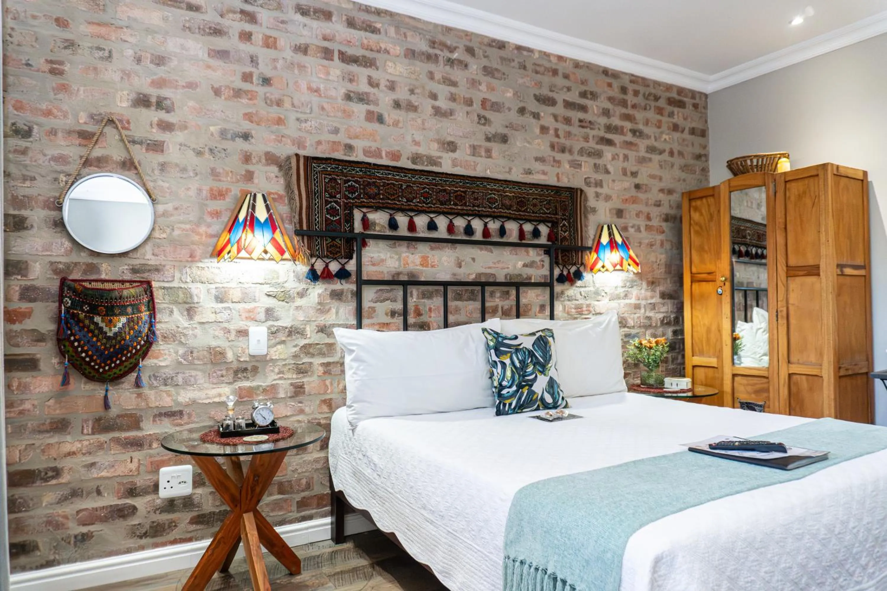 Bedroom, Bed in Earthbound Guest House