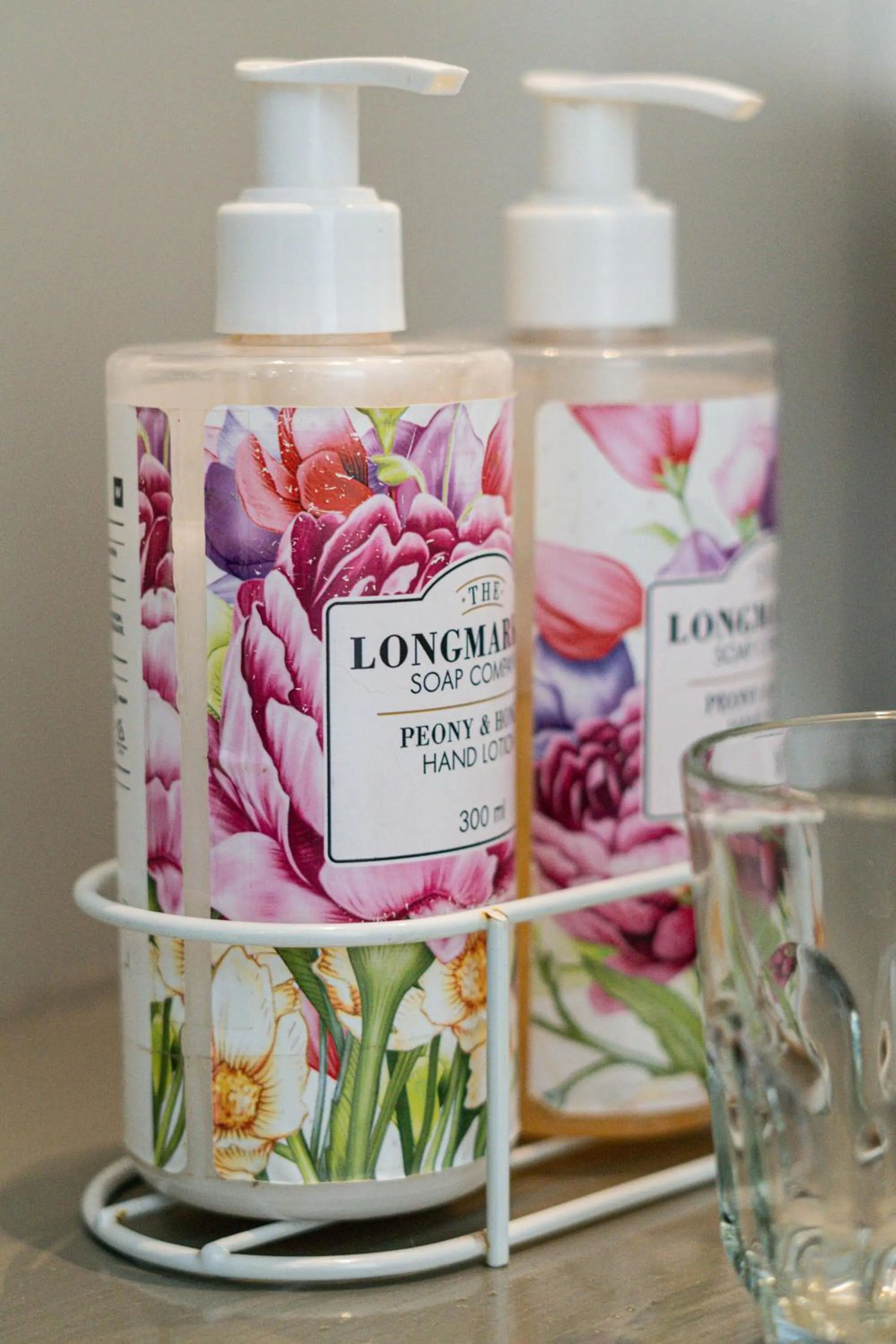 Bathroom in Earthbound Guest House