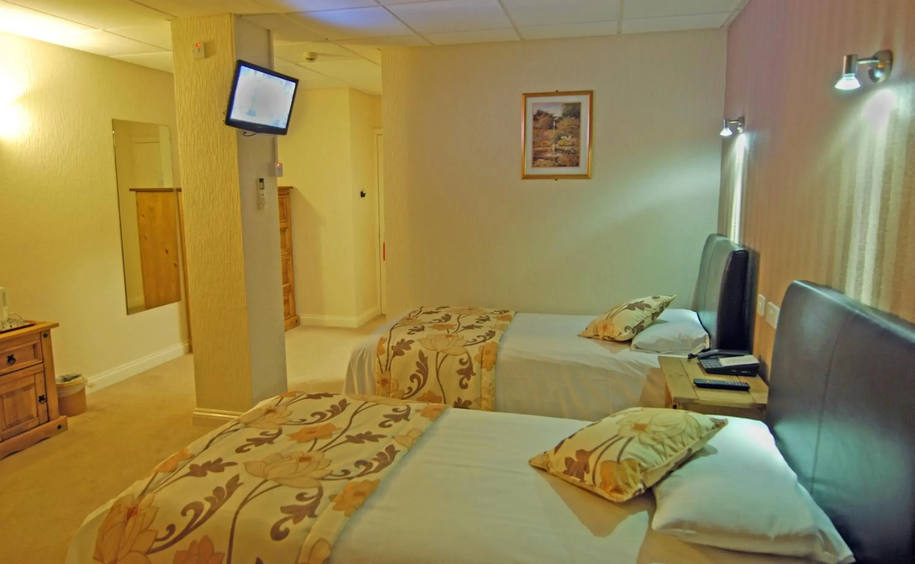 Twin Room in Oliver Cromwell Hotel Twin Room in Oliver Cromwell Hotel