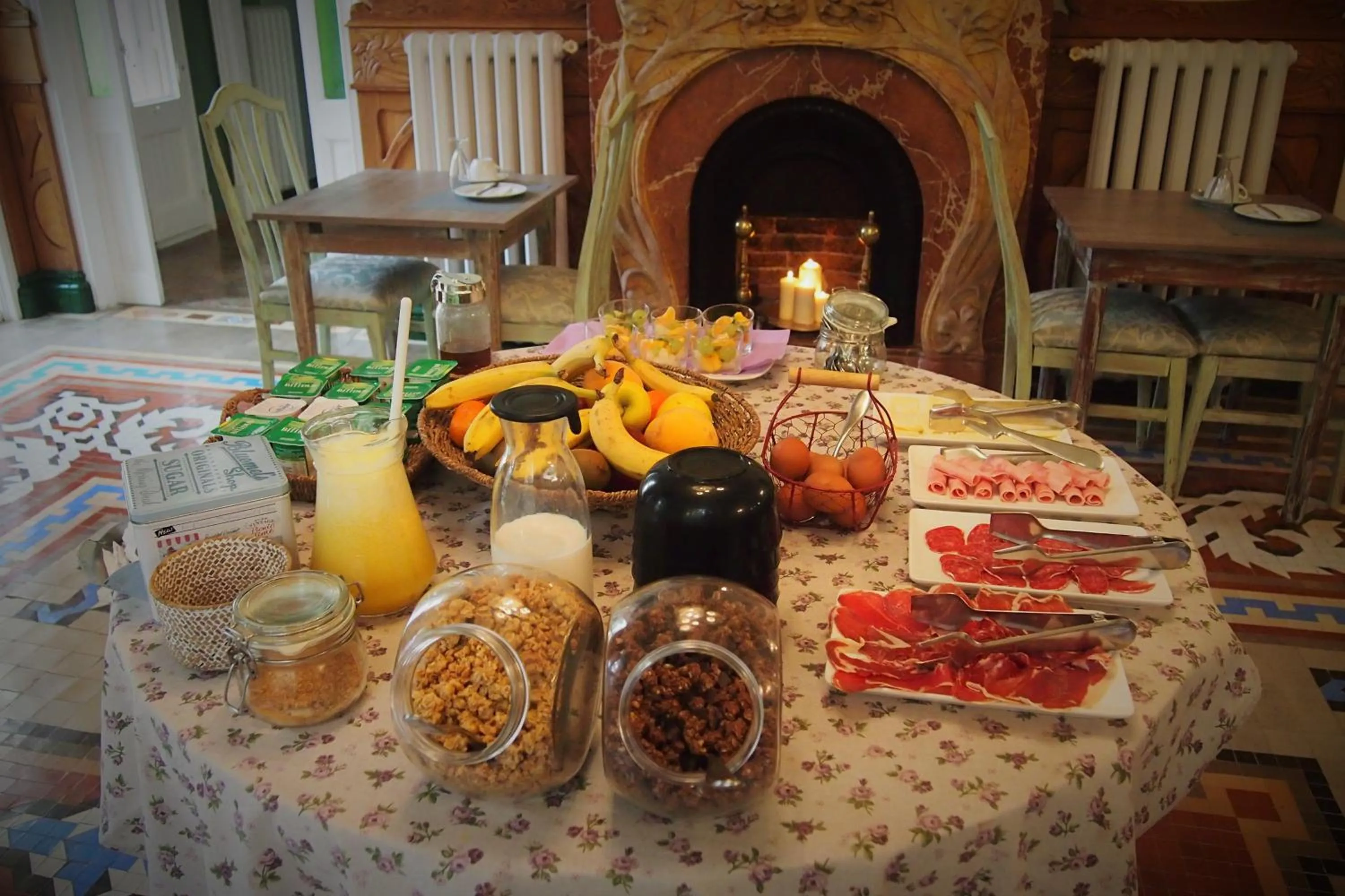 Buffet breakfast in Hotel El Xalet