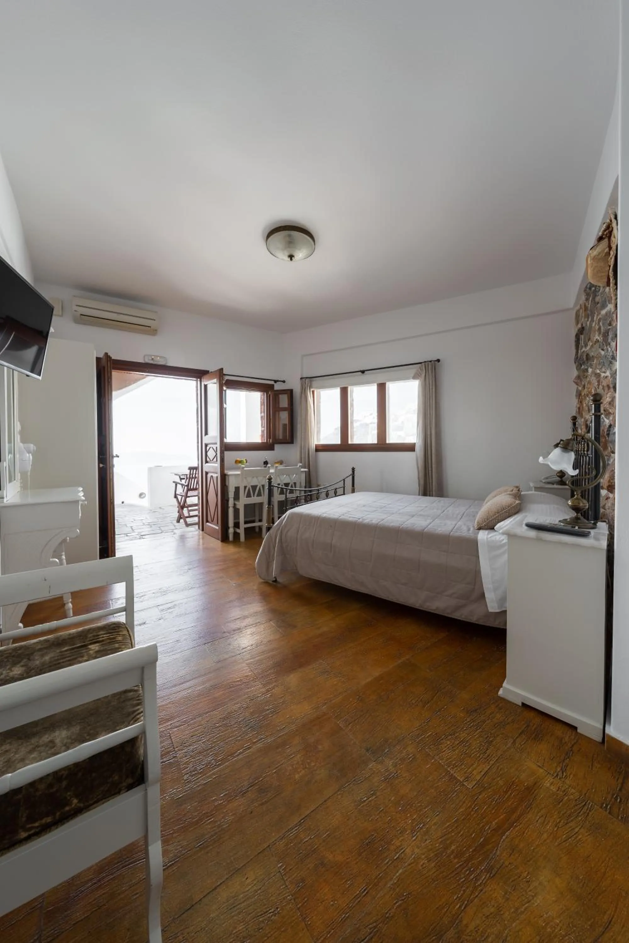 Bed in Smaro Studios