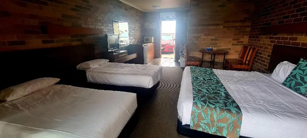 Bed in Shepparton Golf Motel