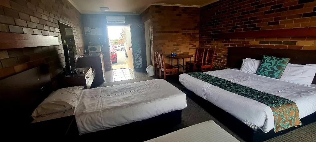 Bed in Shepparton Golf Motel