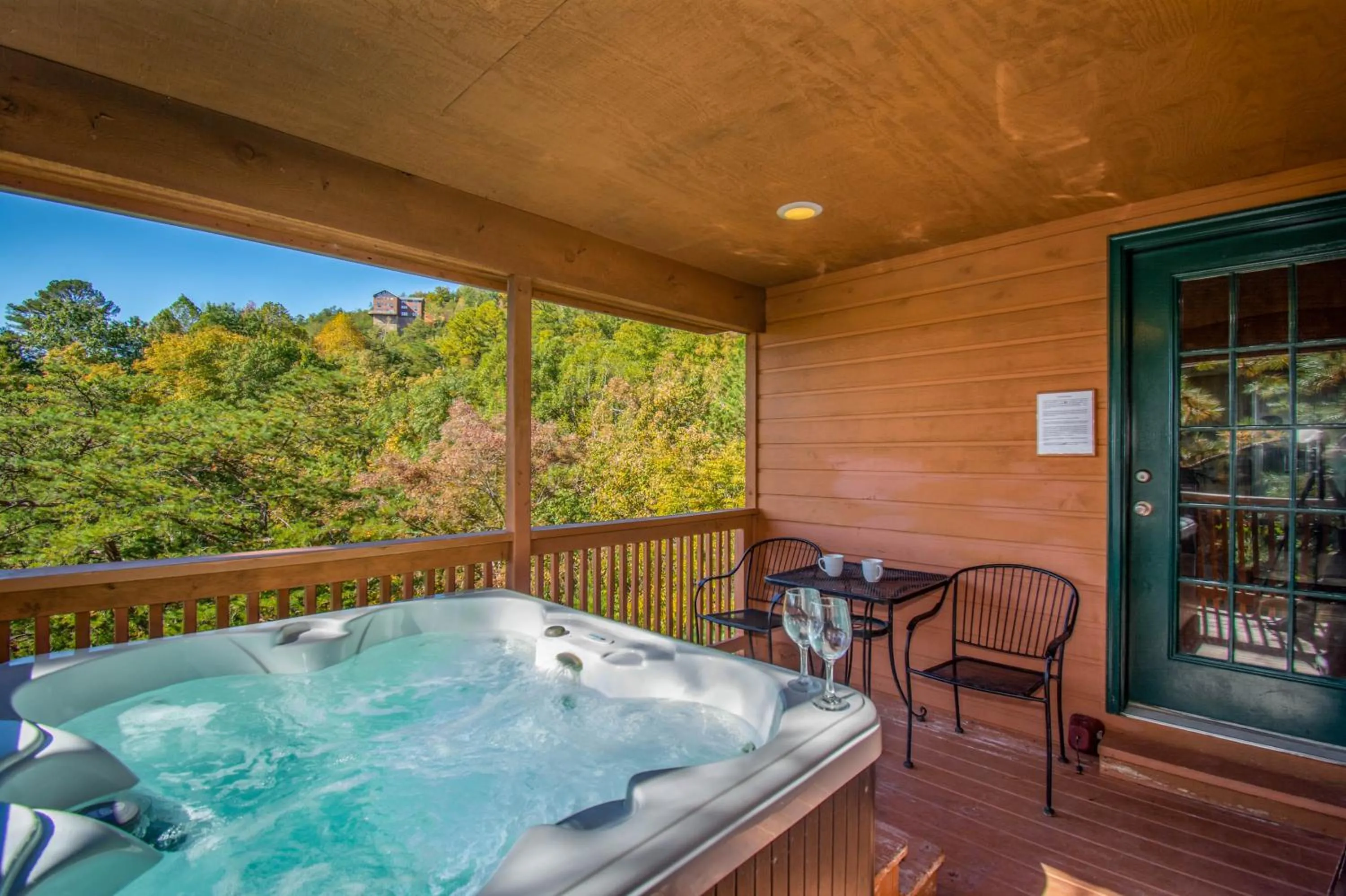 Hot Tub in Ladybug Resort Romantic Cabin With Mountain Views, Game Room, Close to Dollywood