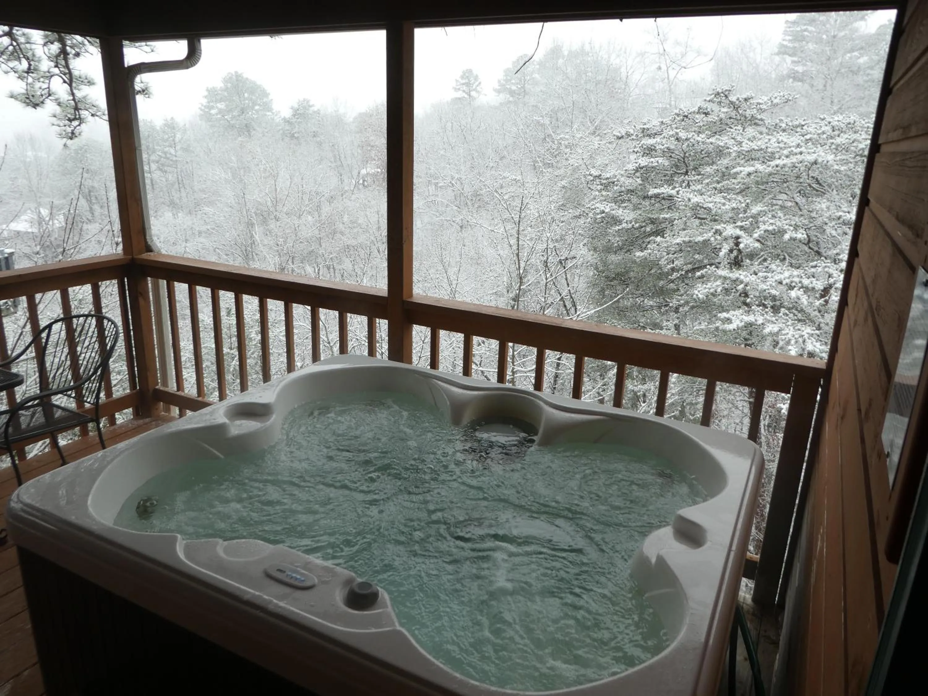 Hot Tub in Ladybug Resort Romantic Cabin With Mountain Views, Game Room, Close to Dollywood