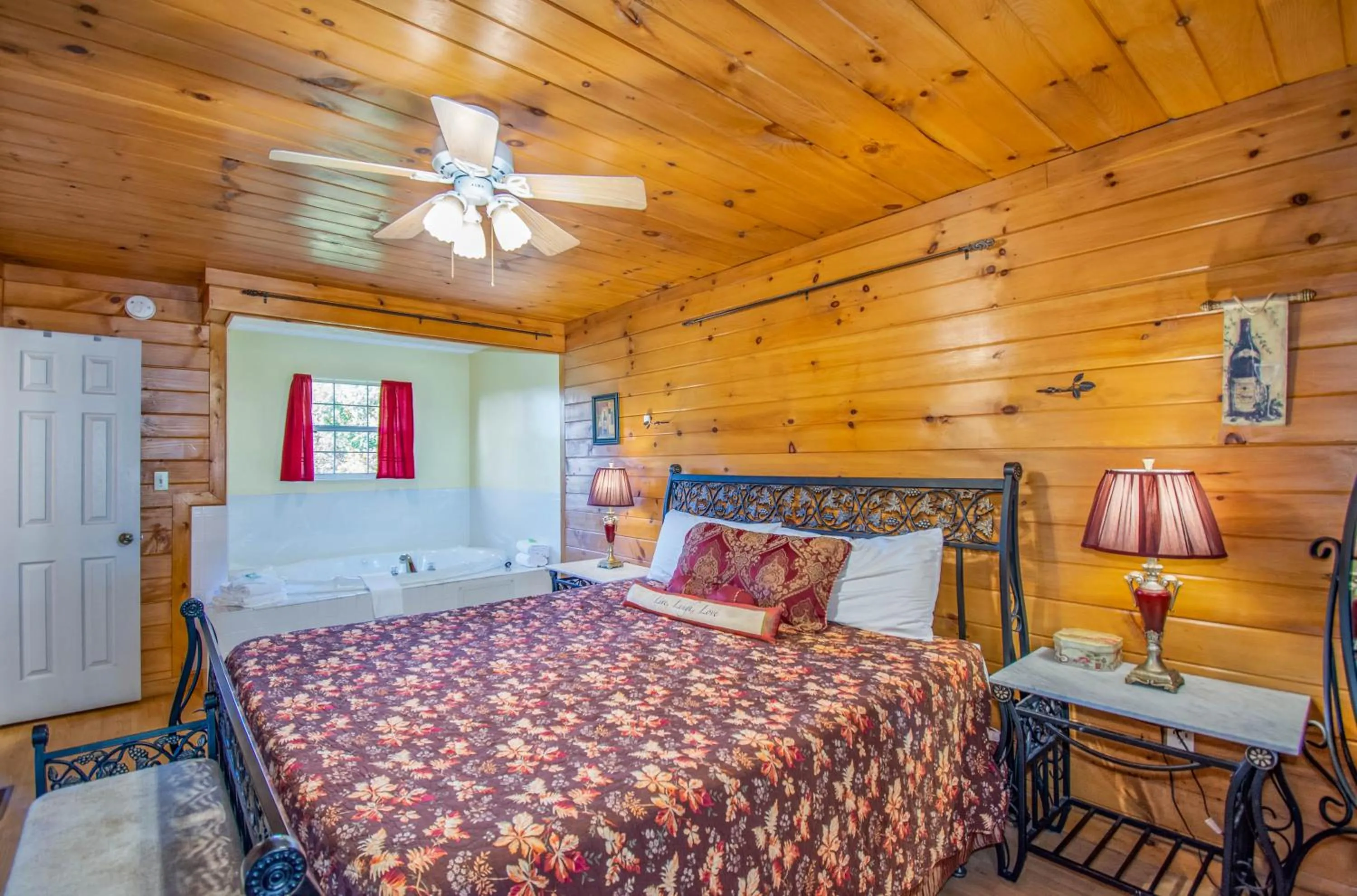 Bed in Ladybug Resort Romantic Cabin With Mountain Views, Game Room, Close to Dollywood