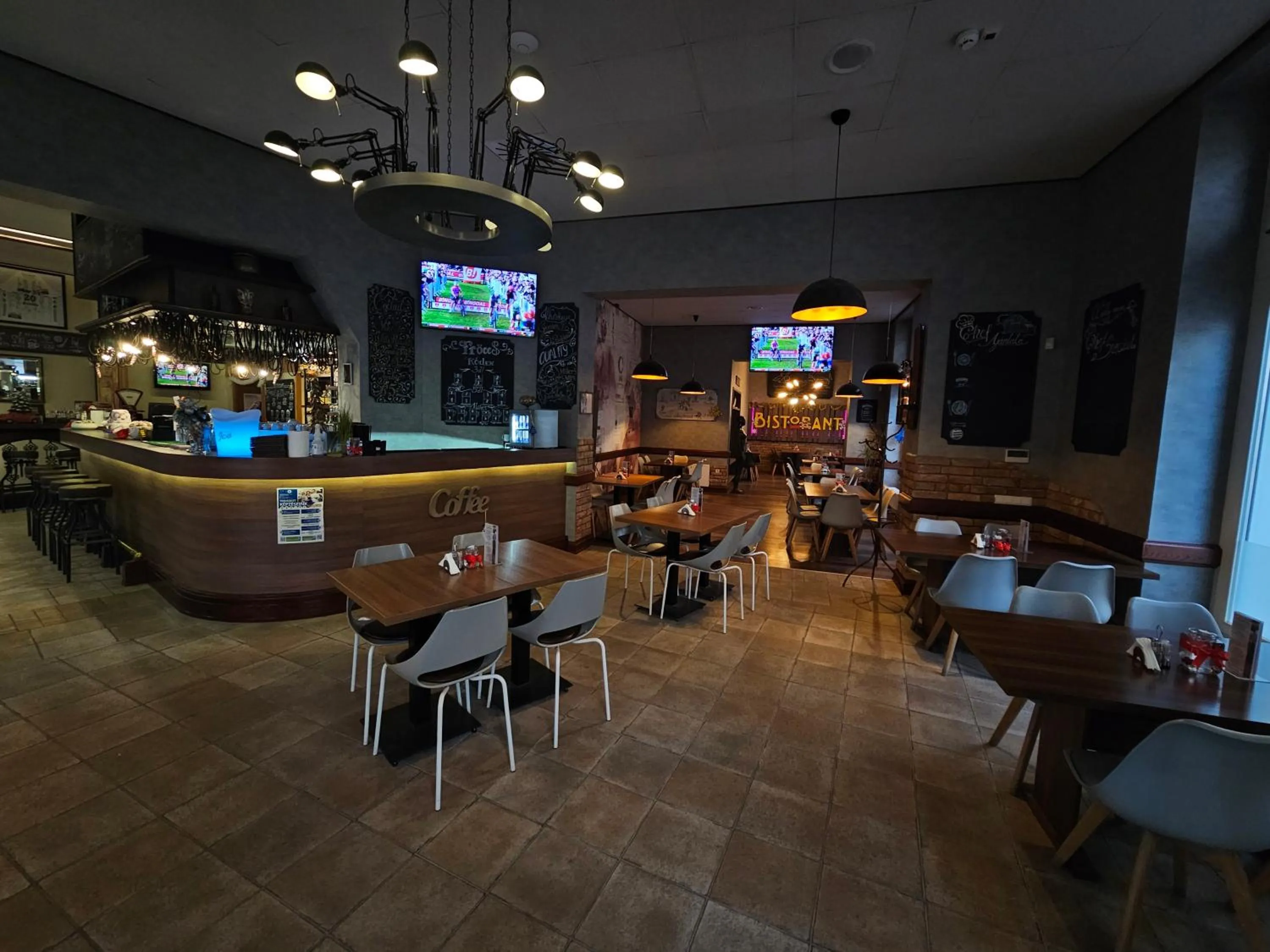 Restaurant/places to eat in Soleil Apartman Szeged