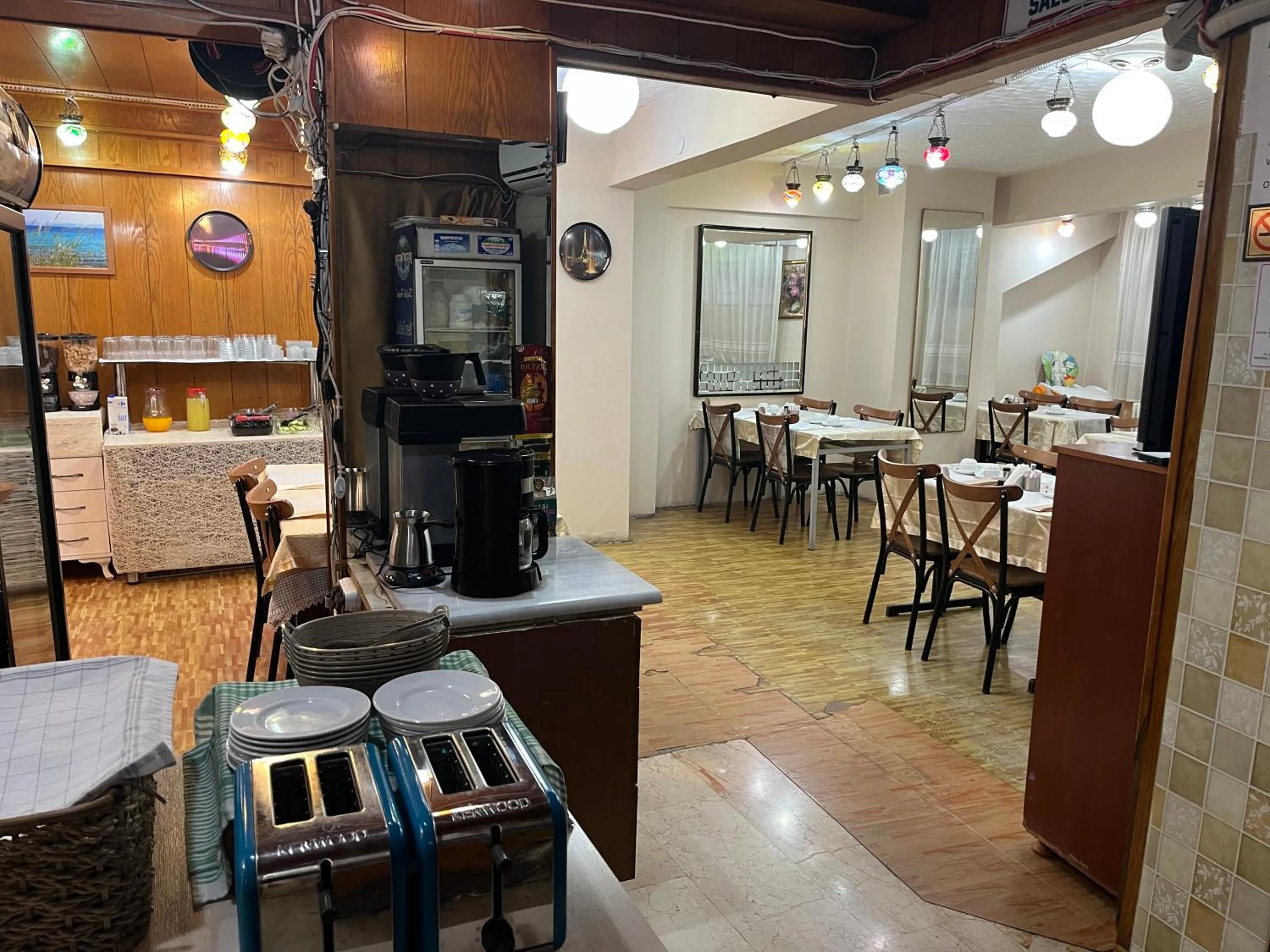 Breakfast in Paris Hotel