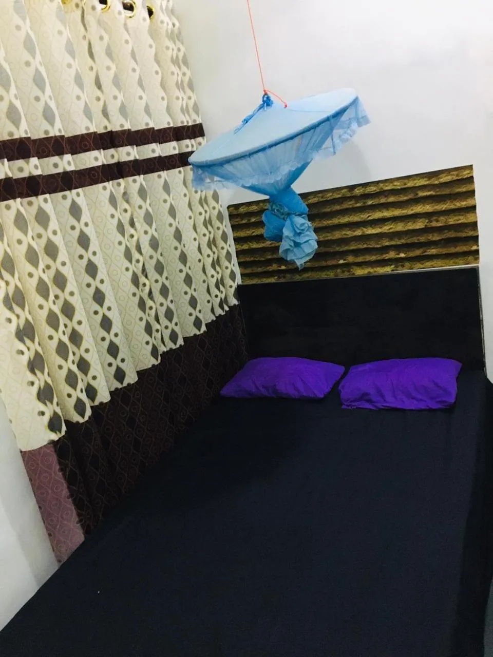 Bed in Bathiya Tourist Guest Anuradhapura