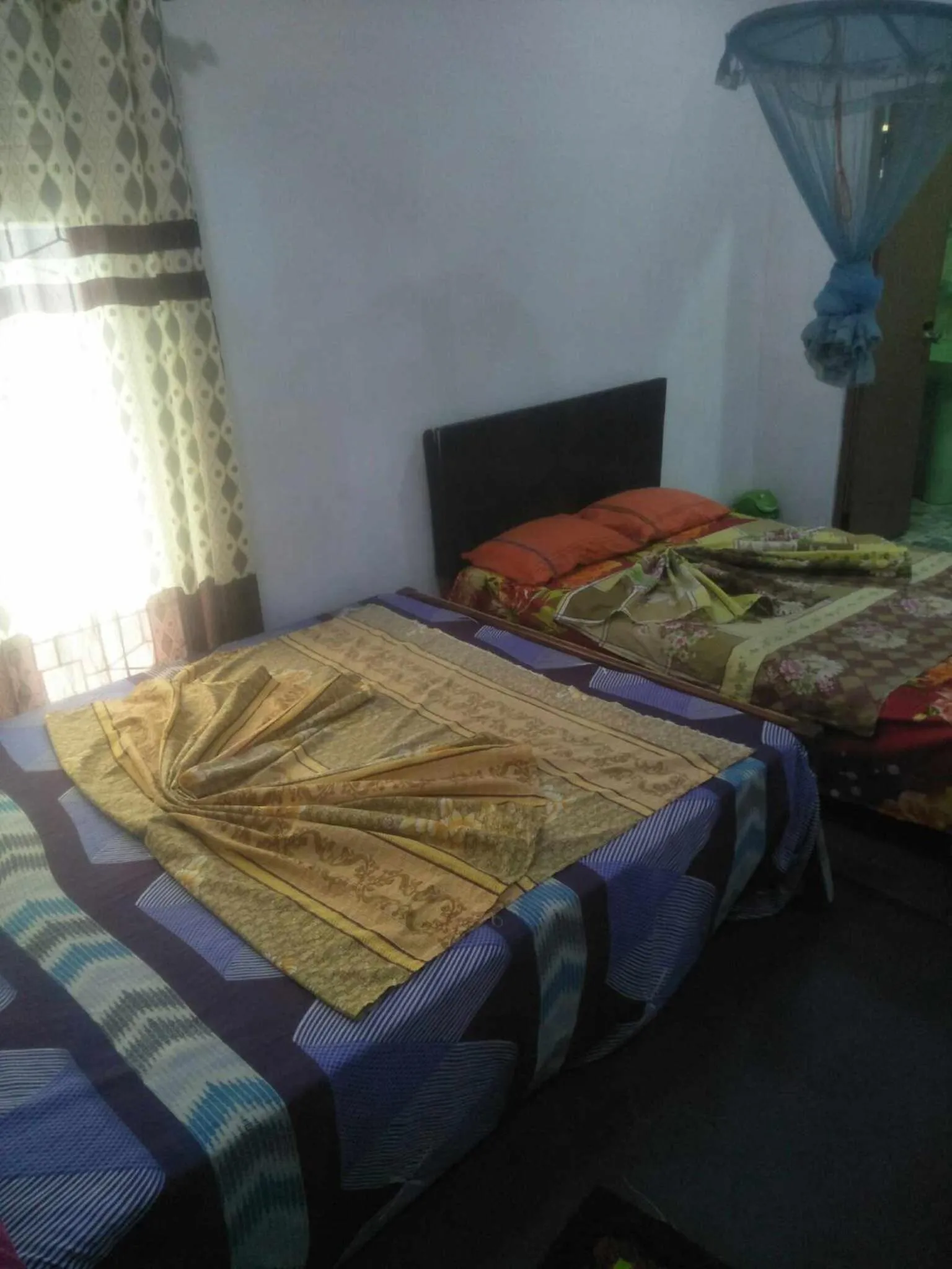 Bed in Bathiya Tourist Guest Anuradhapura