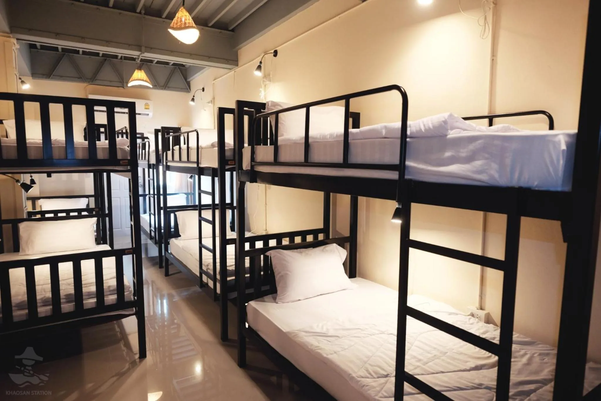 Bedroom, Bed in Khaosan Station