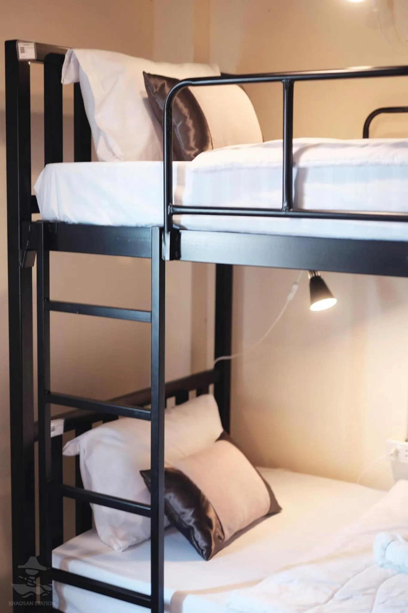 Bed in Khaosan Station