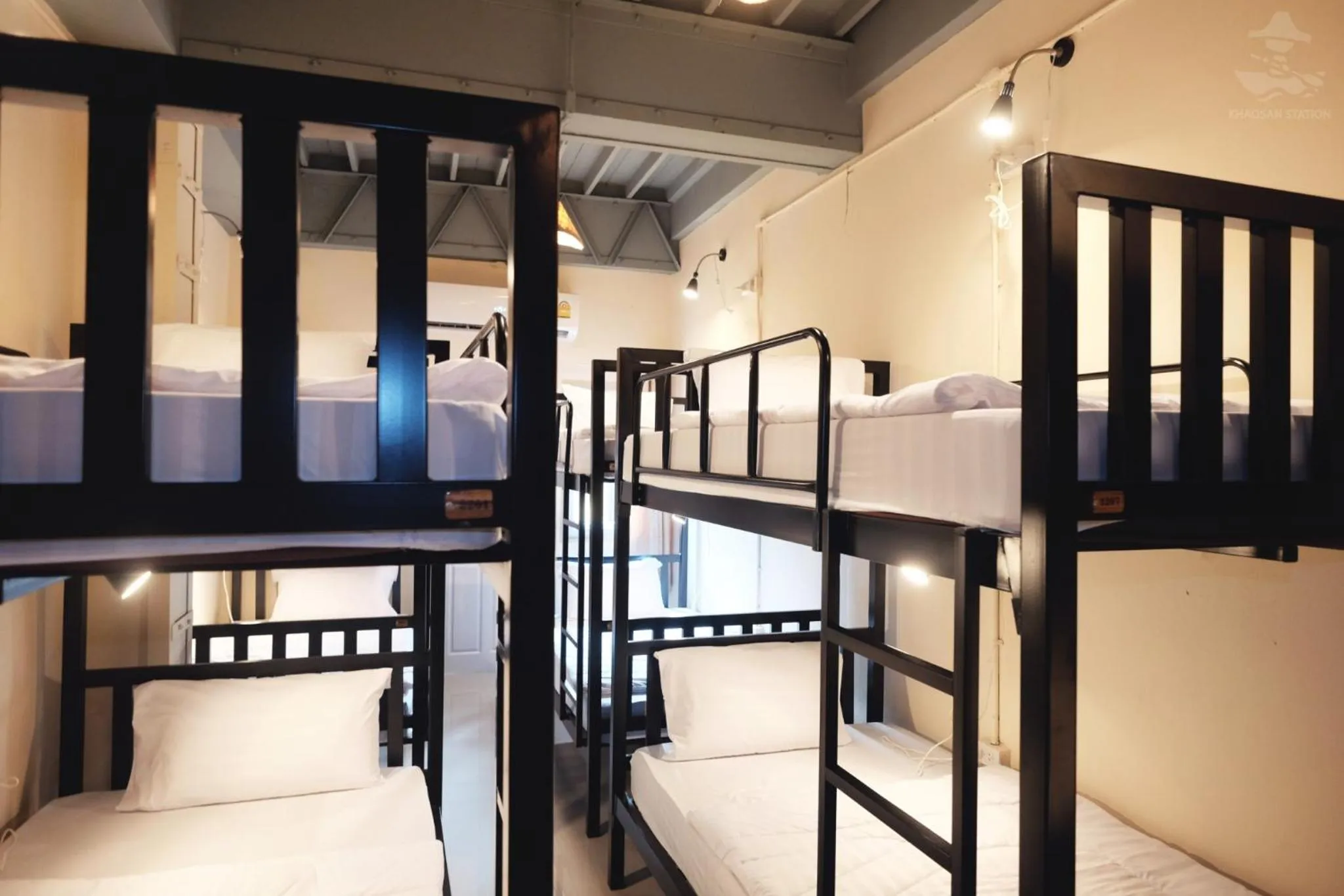 Bedroom, Bed in Khaosan Station