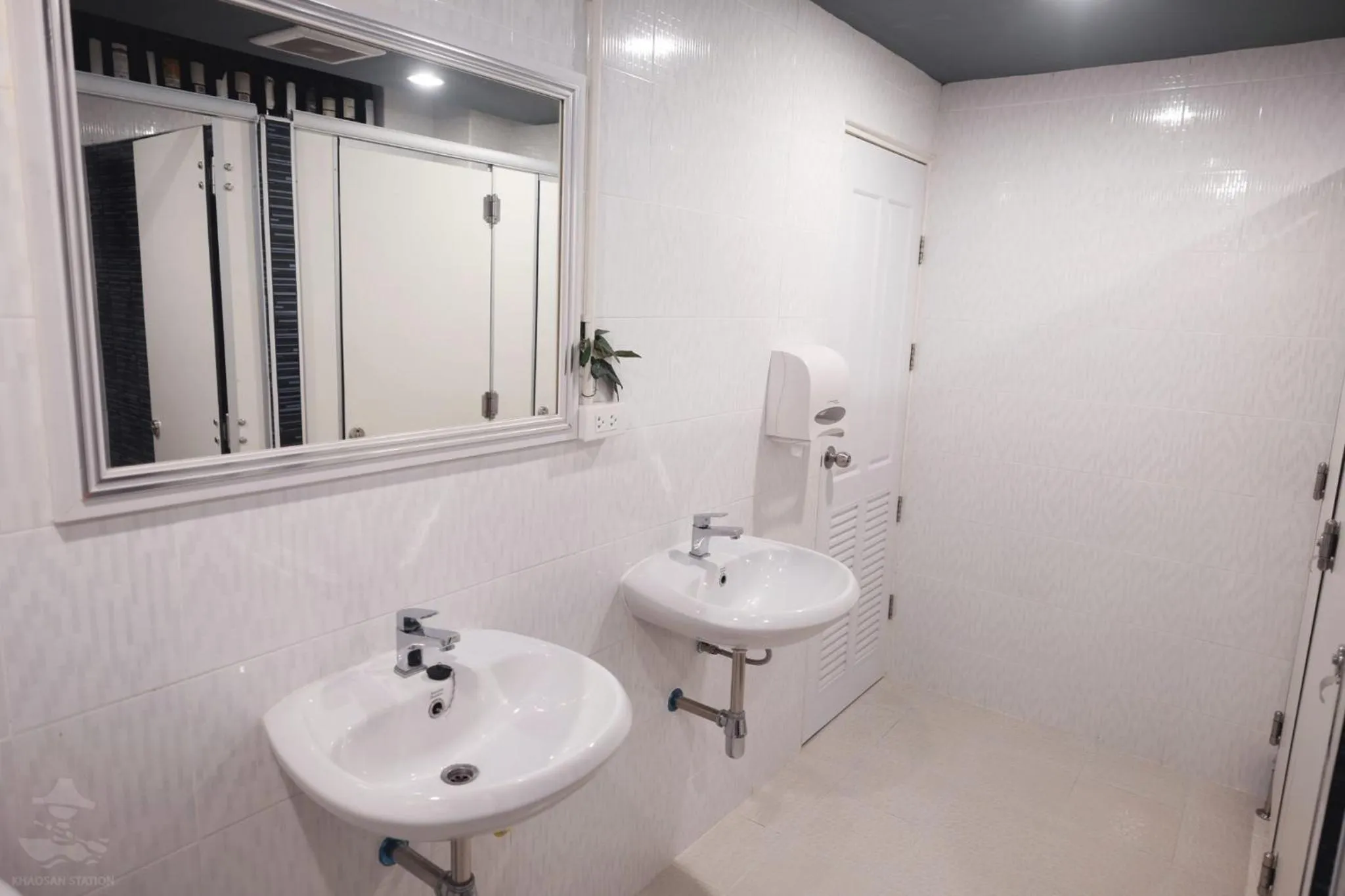 Toilet in Khaosan Station