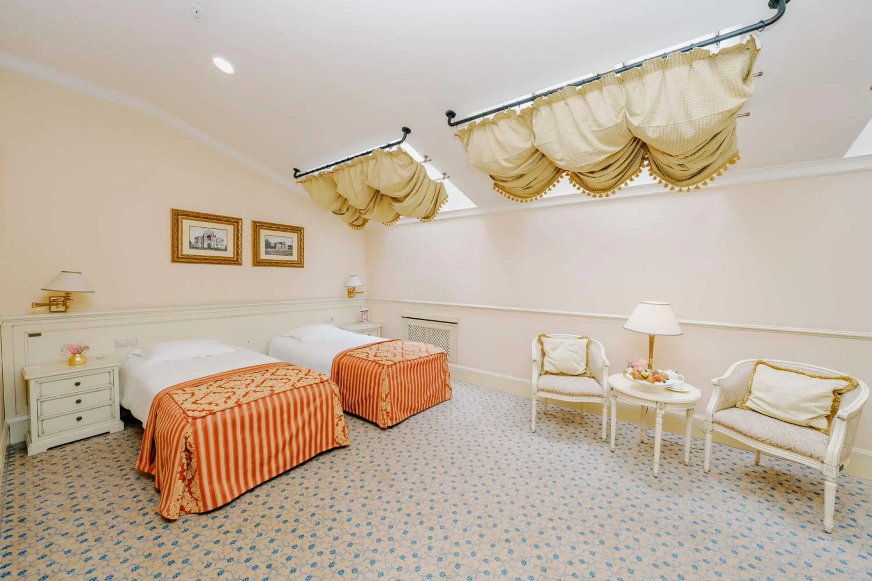 Bed in Hotel Bristol