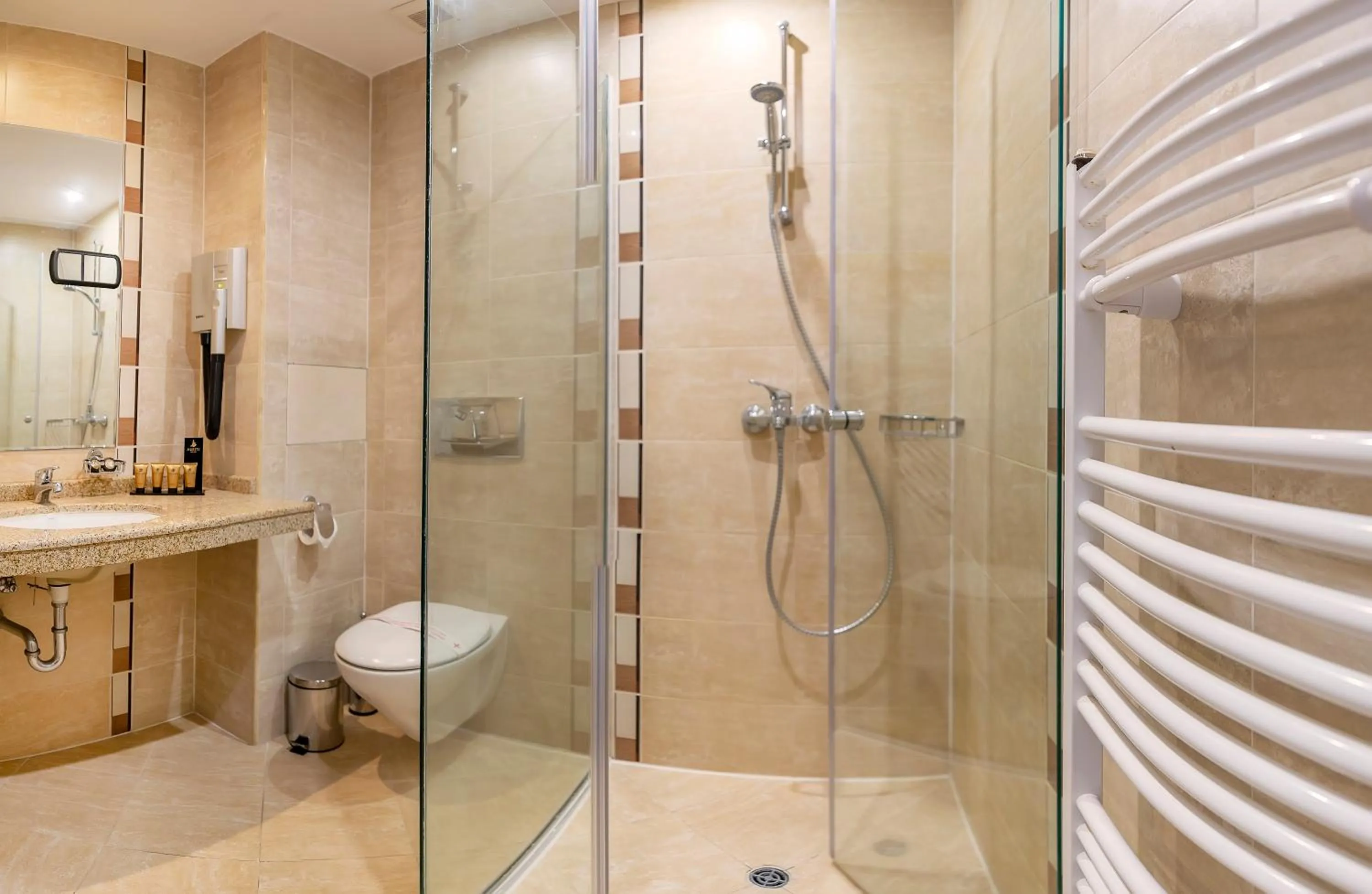 Shower in Murite Park Hotel