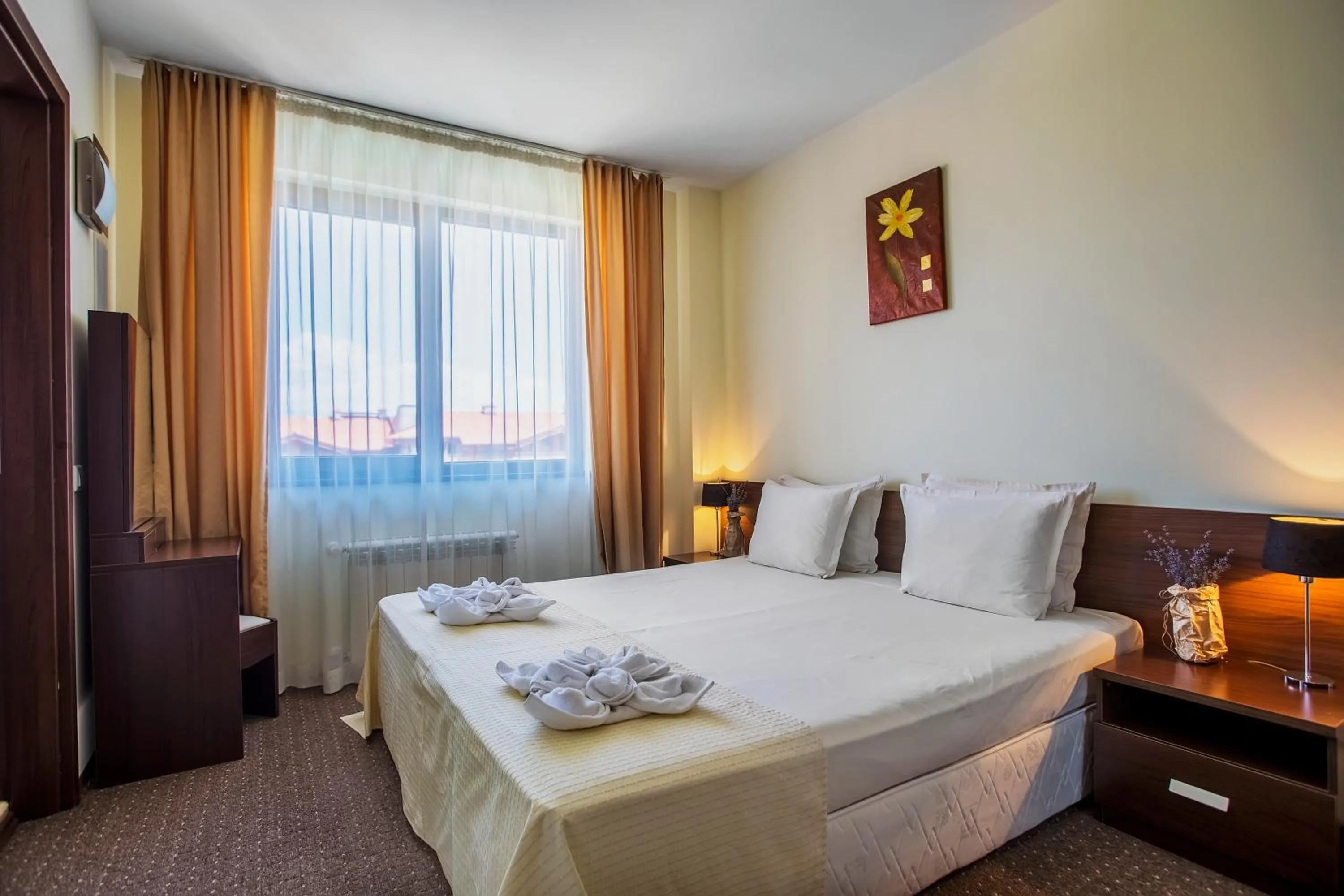 Photo of the whole room, Bed in Murite Park Hotel