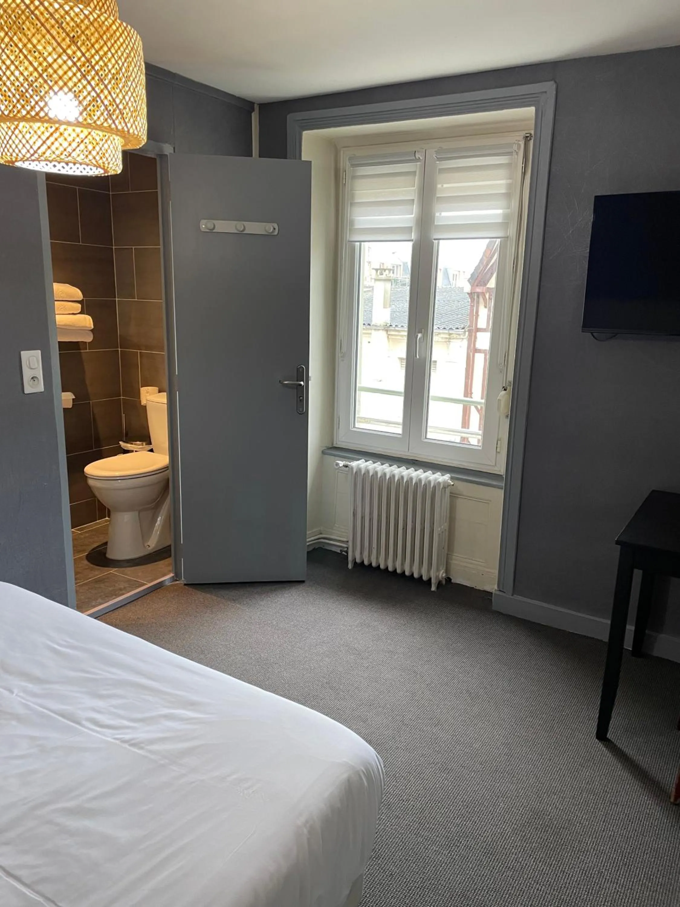 Bed in Beau Rivage Hôtel-Restaurant