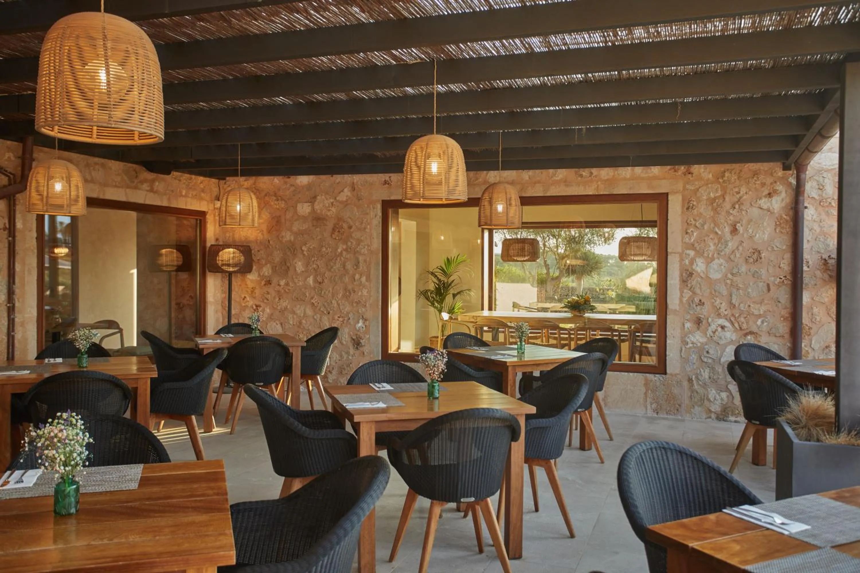 Restaurant/places to eat in Hotel Rural Es Riquers