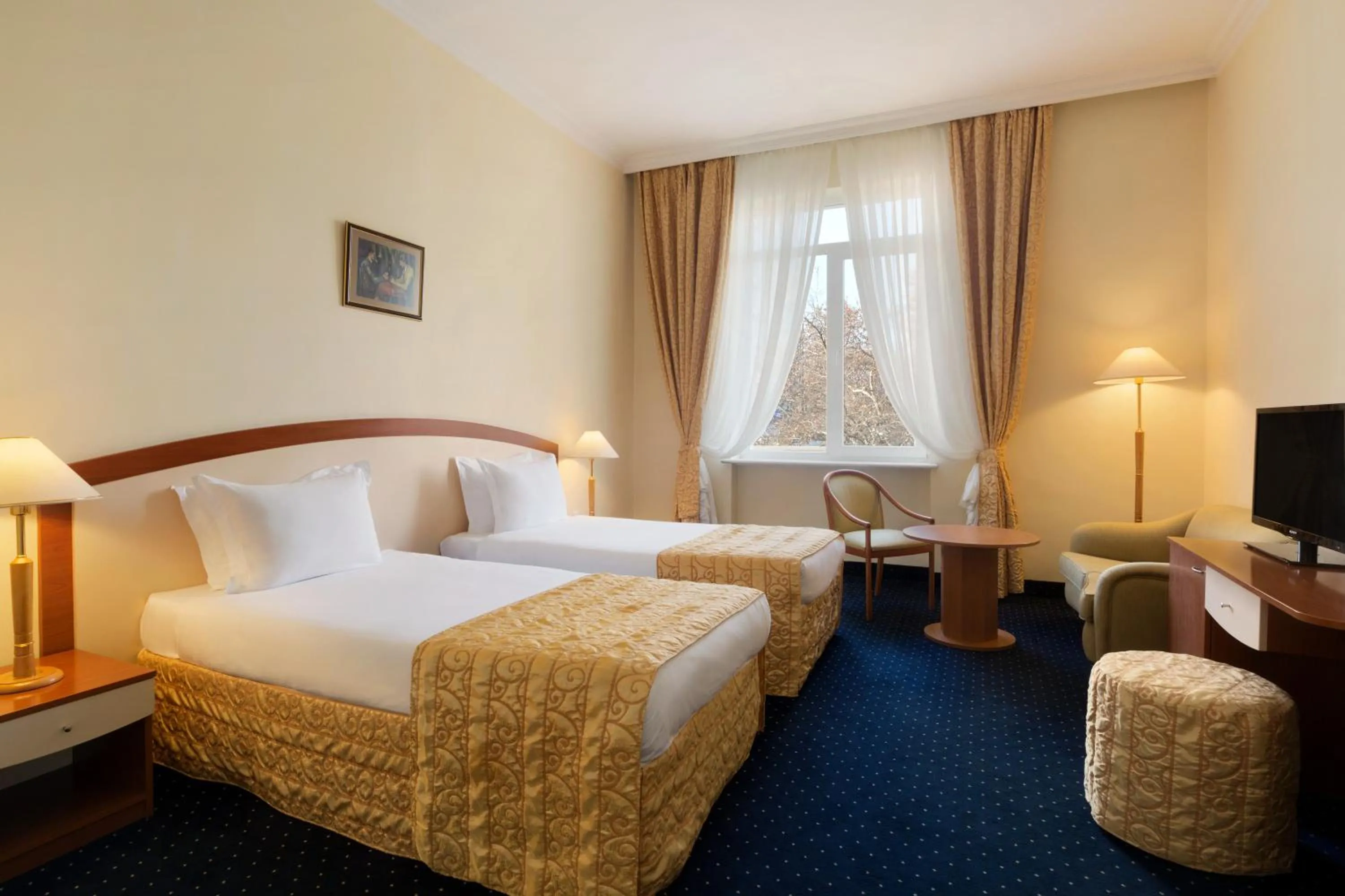 Bedroom, Bed in Ramada by Wyndham Plovdiv Trimontium