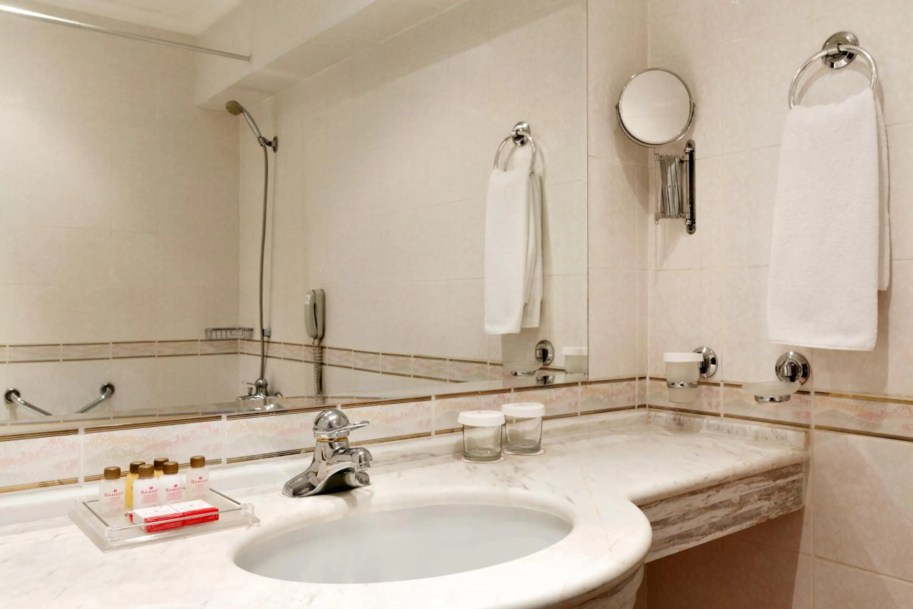 Bathroom in Ramada by Wyndham Plovdiv Trimontium