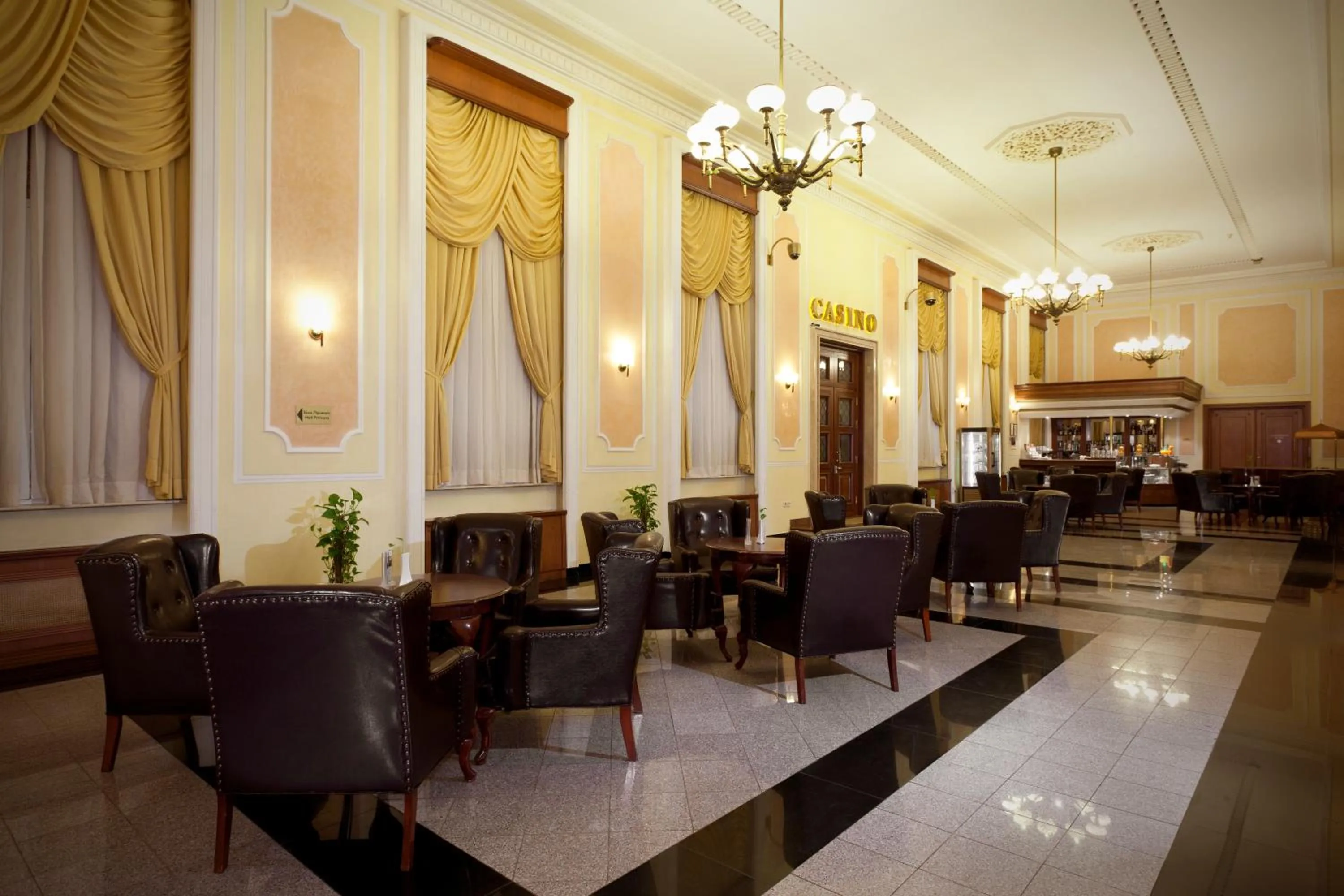 Lobby or reception in Ramada by Wyndham Plovdiv Trimontium
