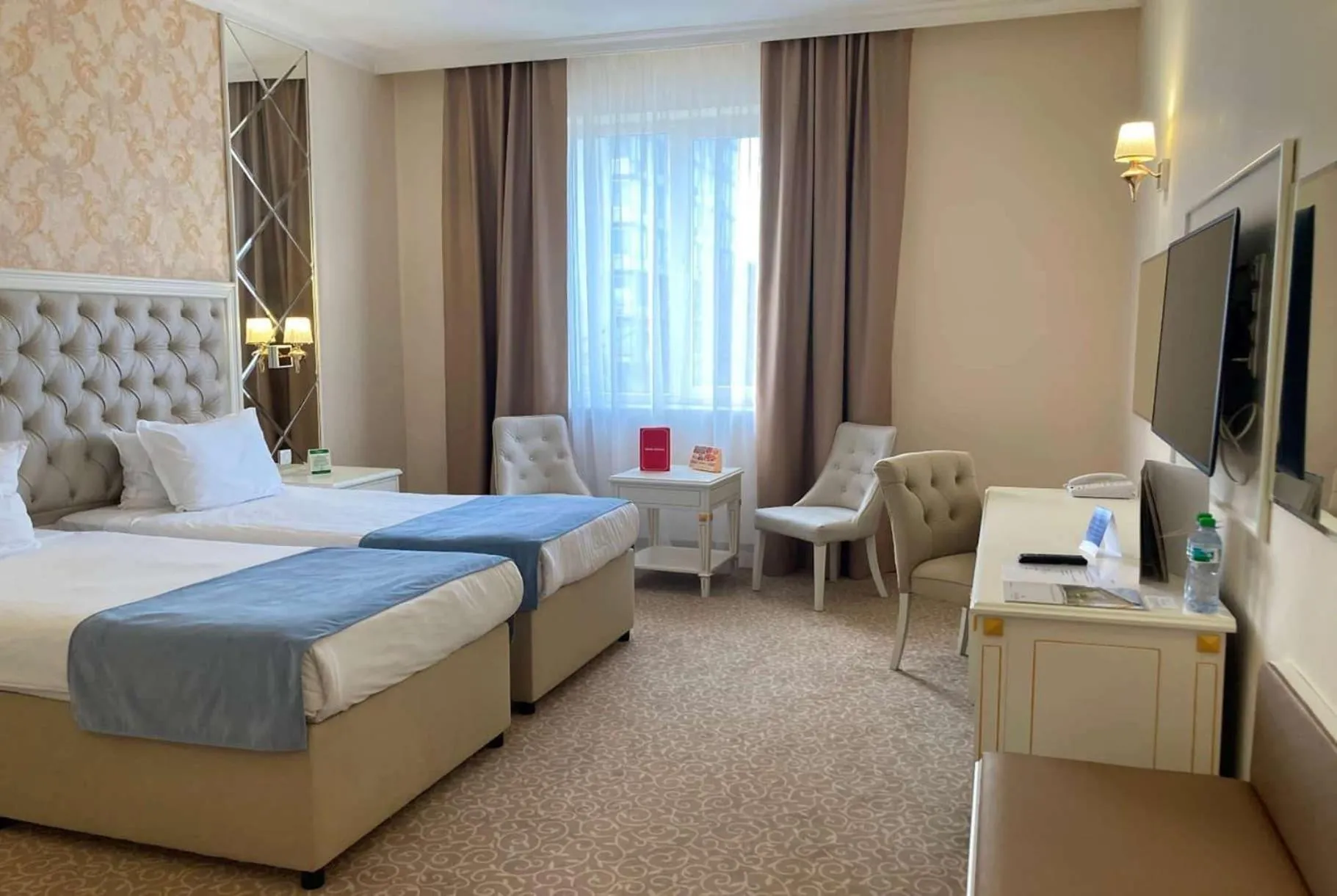 Photo of the whole room, Bed in Ramada by Wyndham Plovdiv Trimontium