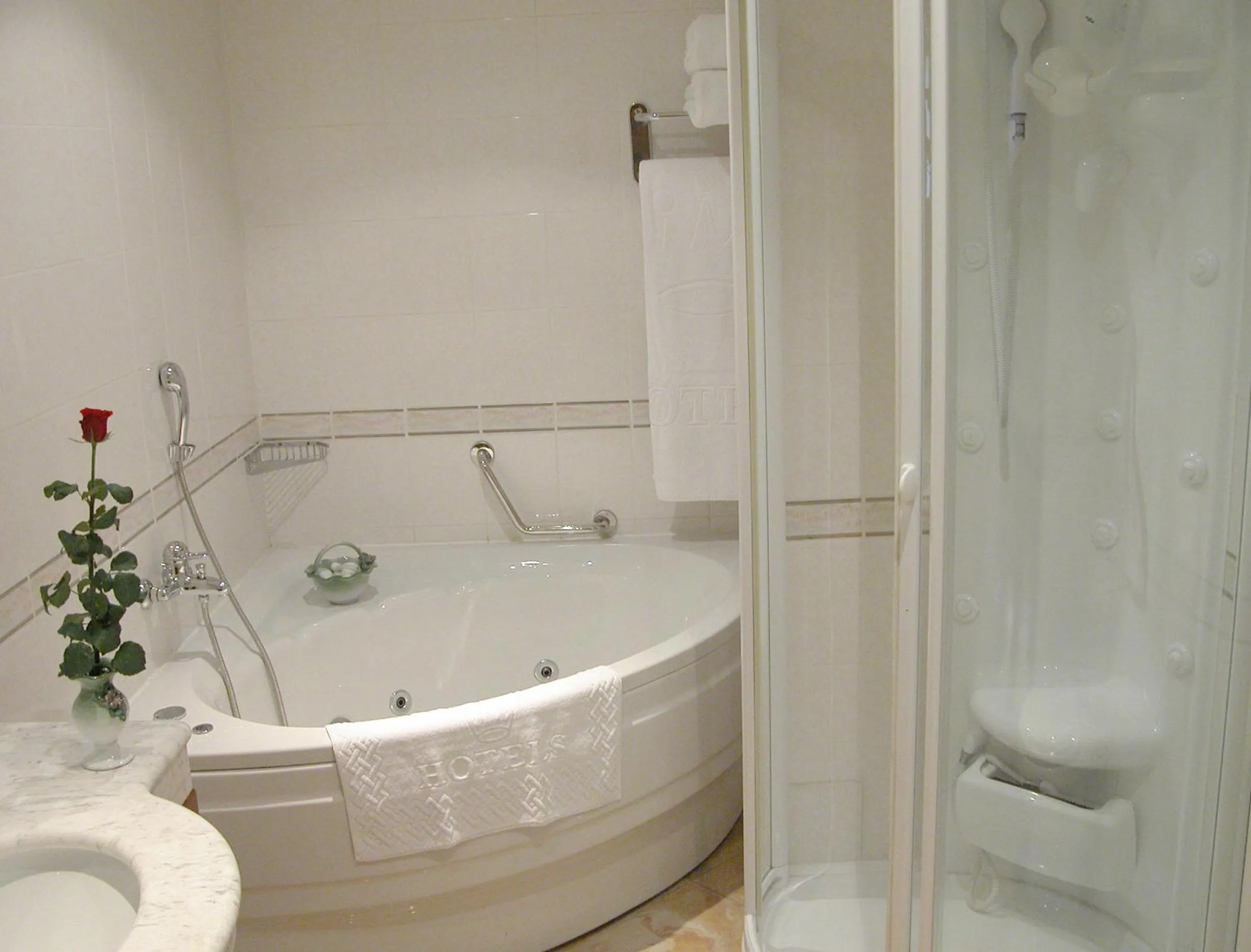 Hot Tub in Ramada by Wyndham Plovdiv Trimontium