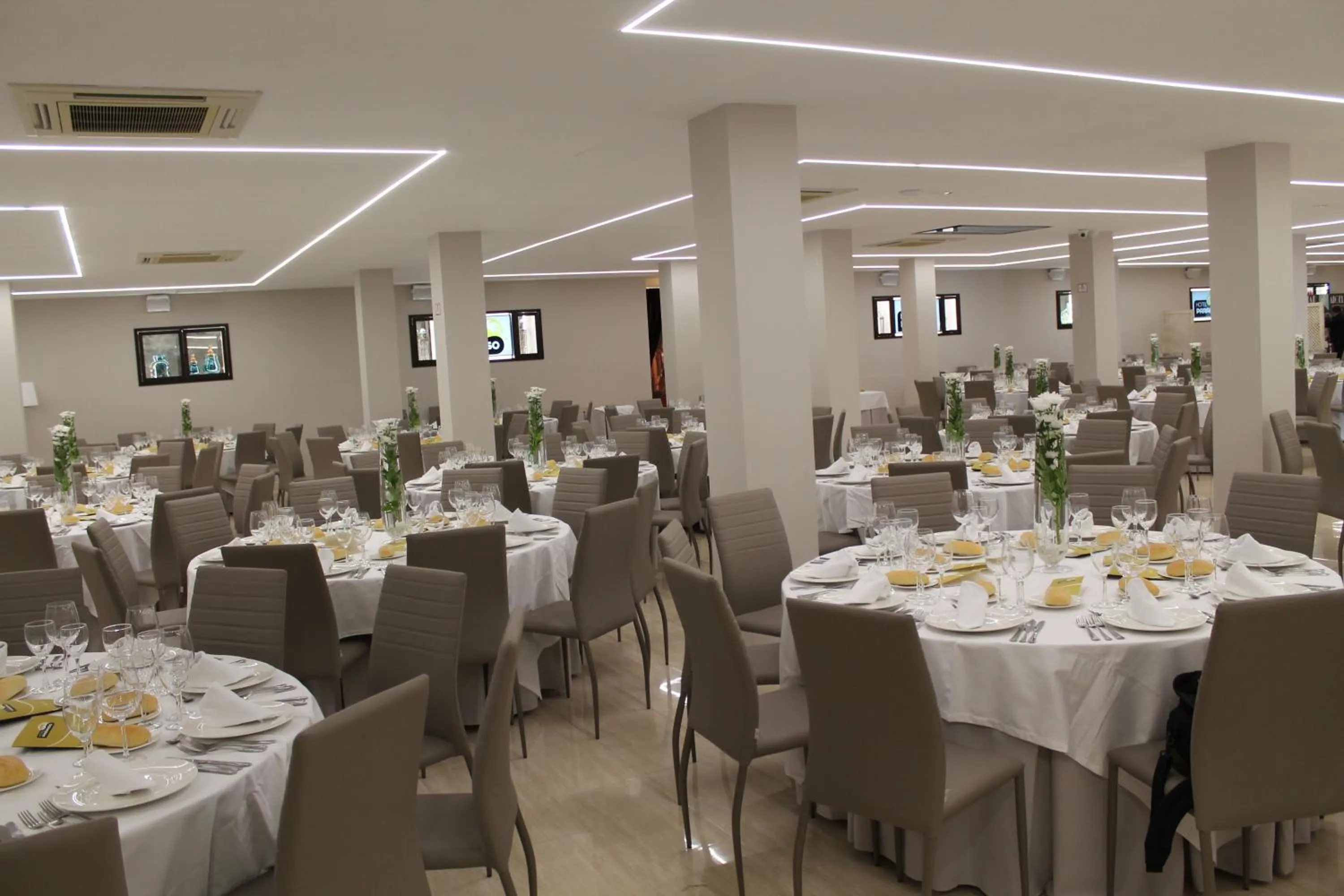 Restaurant/places to eat in Hotel Paraiso Granada