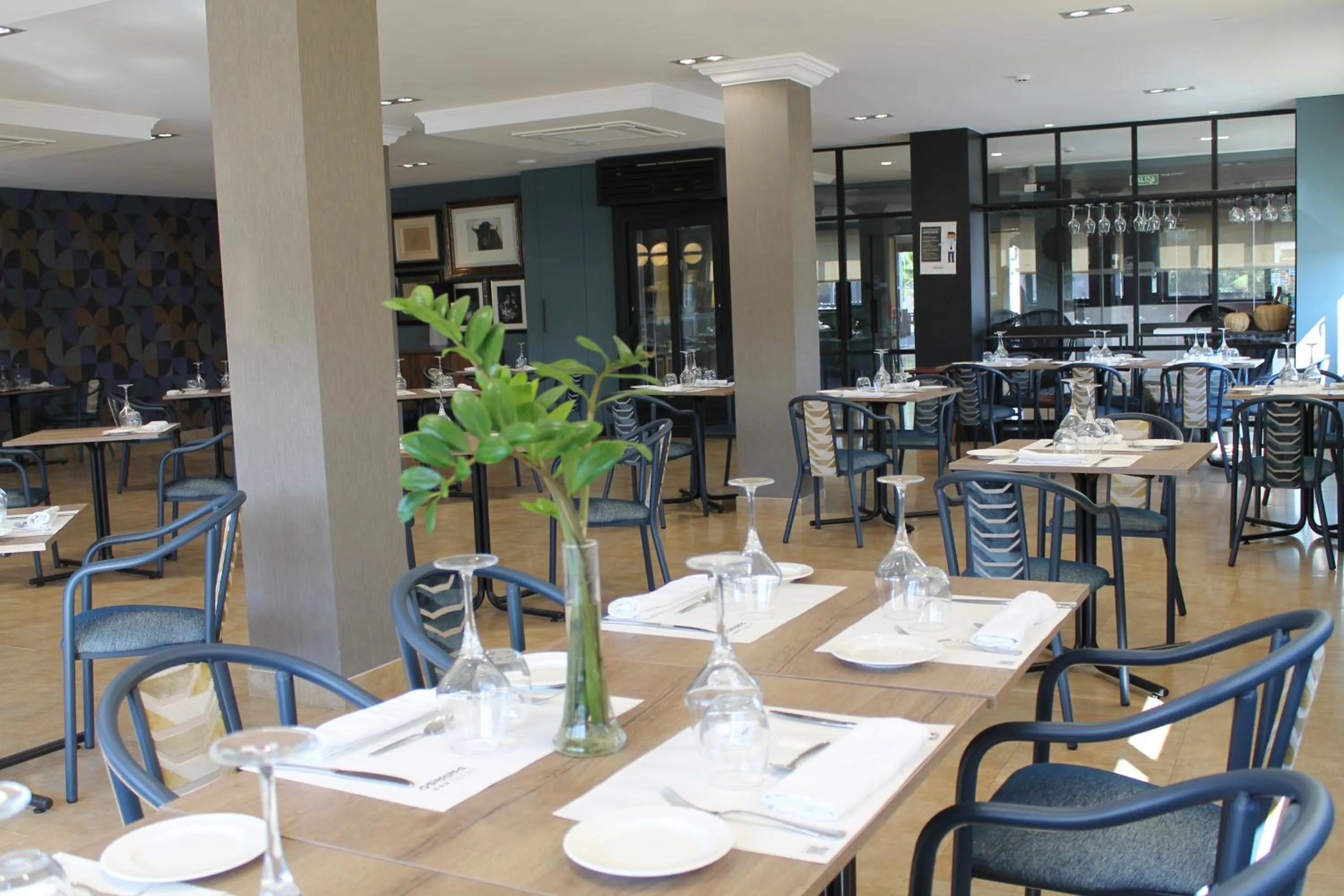 Restaurant/places to eat in Hotel Paraiso Granada