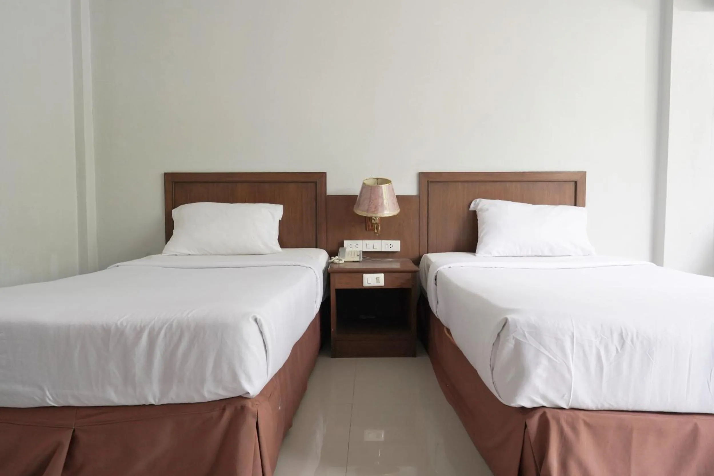 Bedroom, Bed in Sport Inn