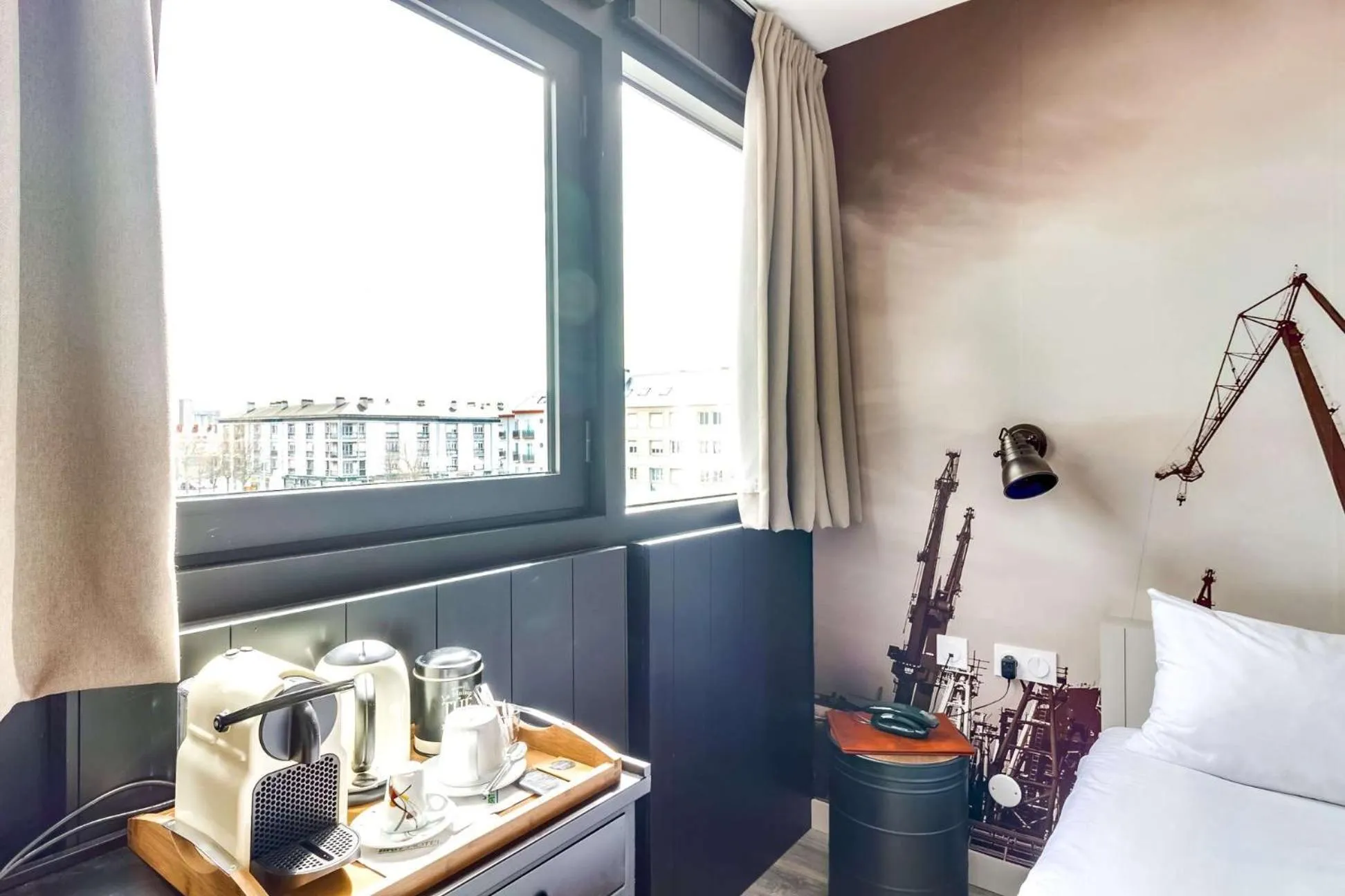 Bedroom, Bed in Brit Hotel Saint-Nazaire Centre