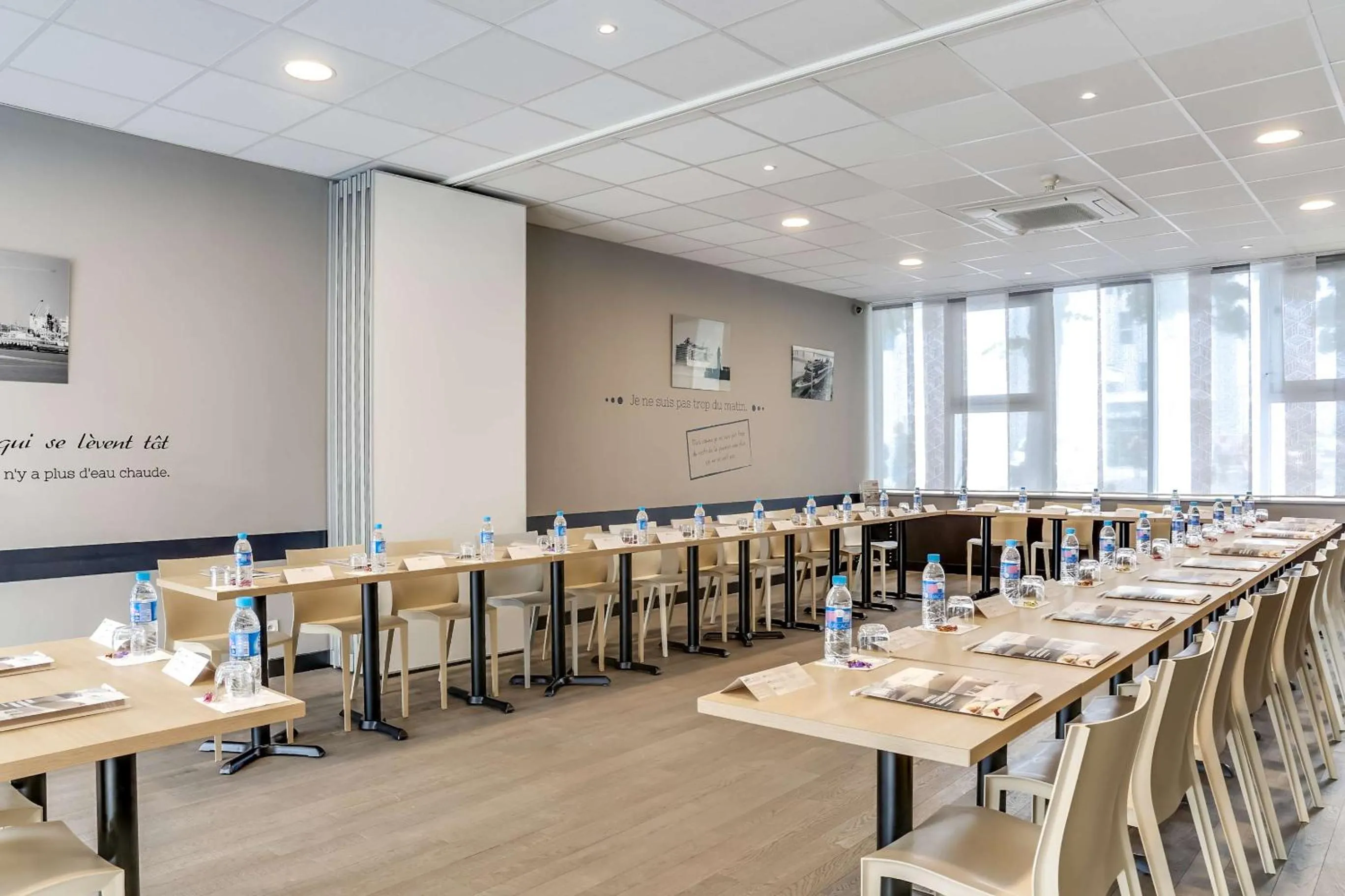 Meeting/conference room in Brit Hotel Saint-Nazaire Centre