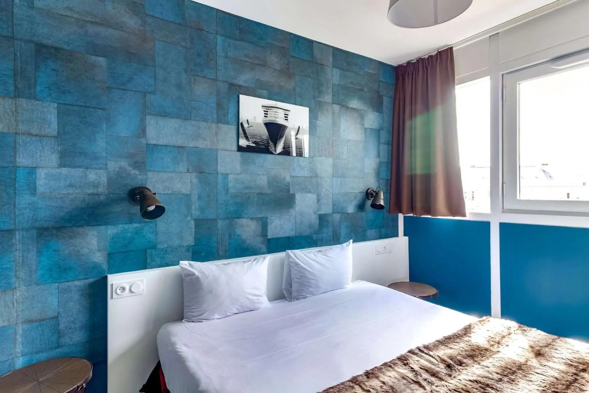 Meeting/conference room, Bed in Brit Hotel Saint-Nazaire Centre