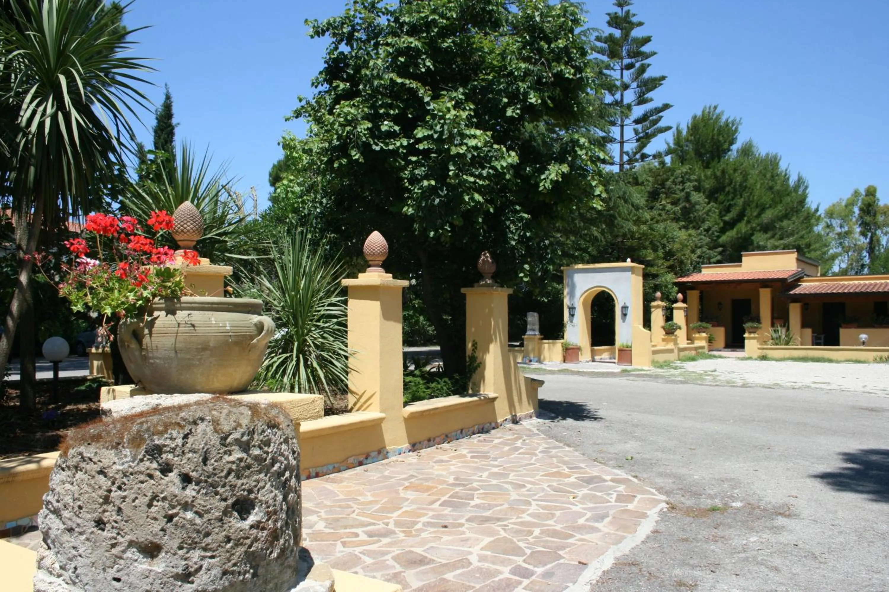 Facade/entrance in Hotel Villa Rita