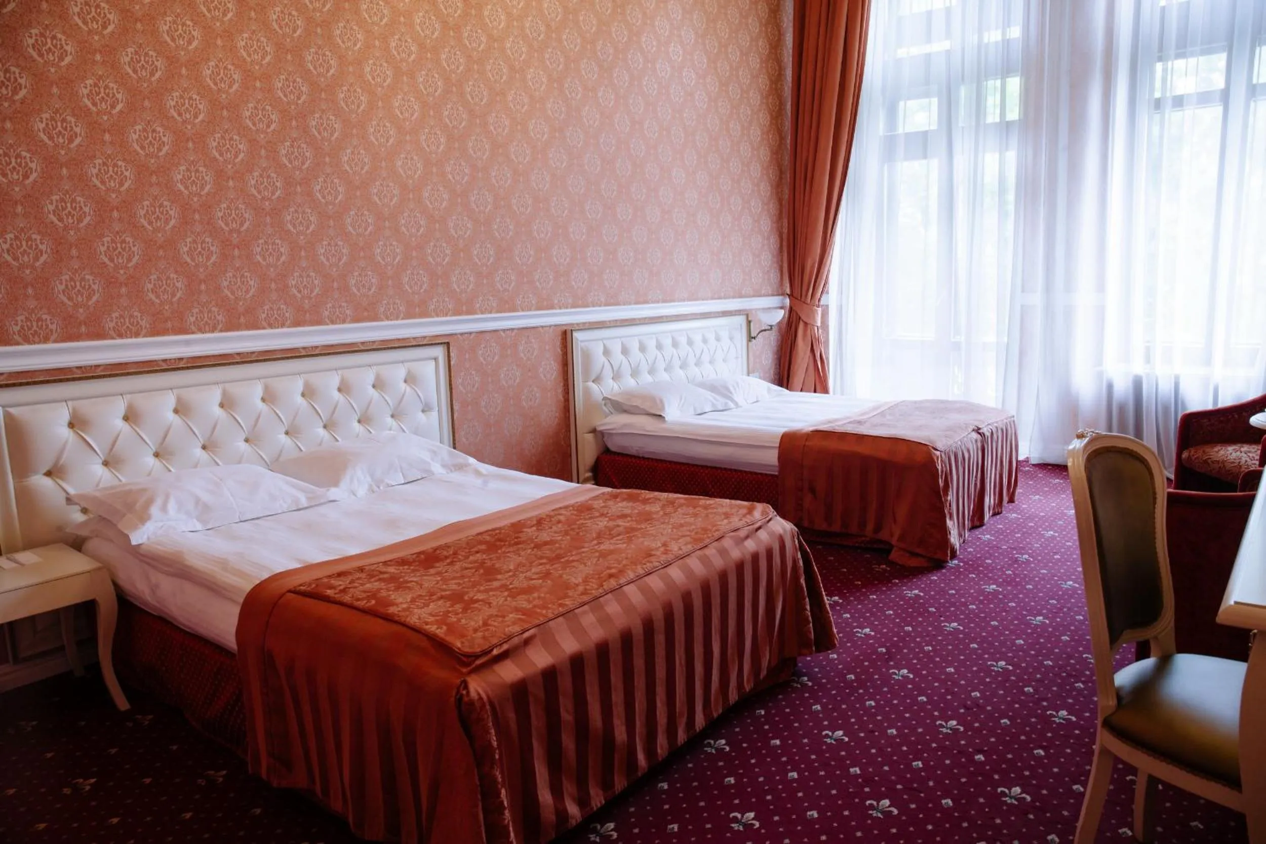 Bed in Londonska SPA Hotel