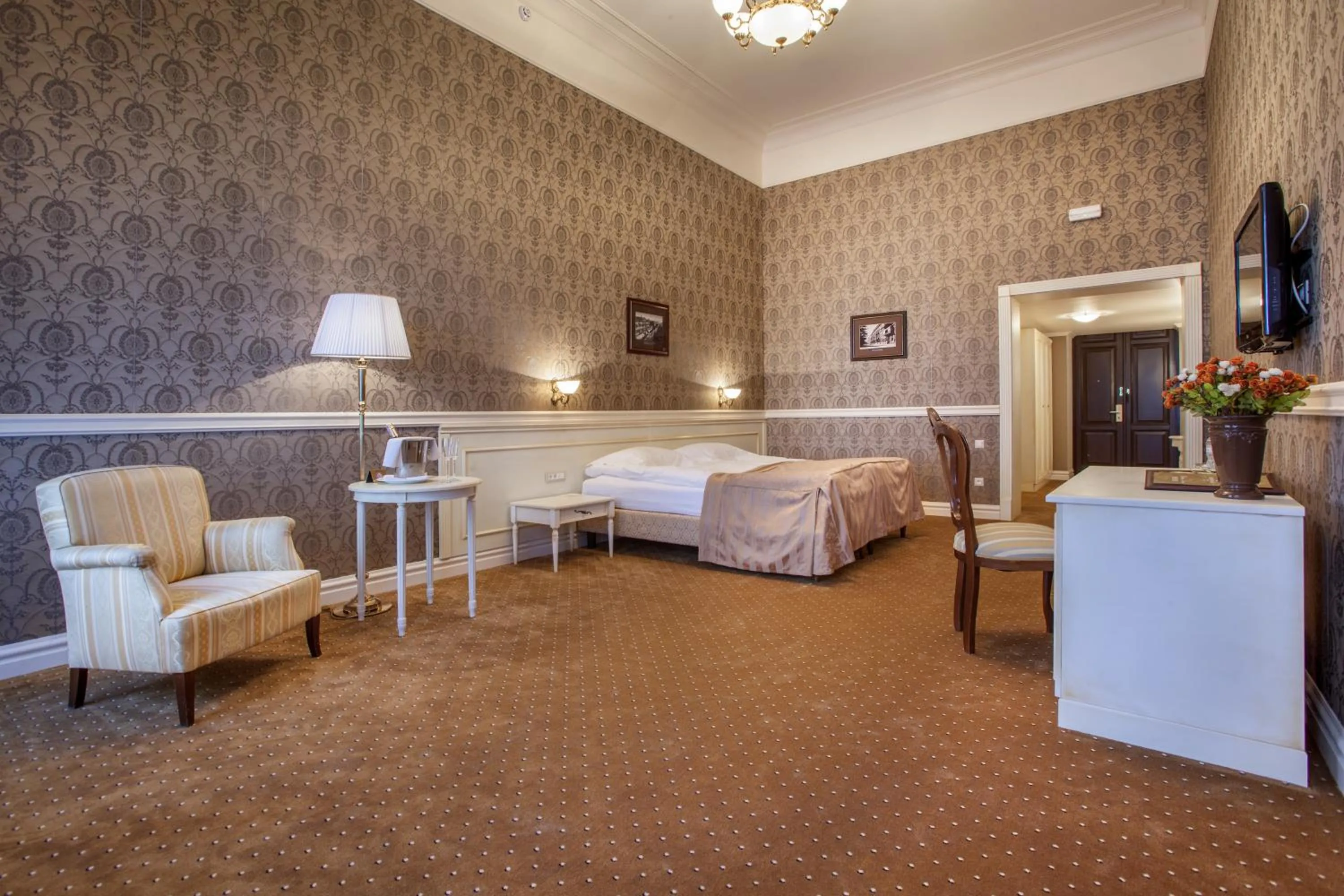 Bed in Londonska SPA Hotel