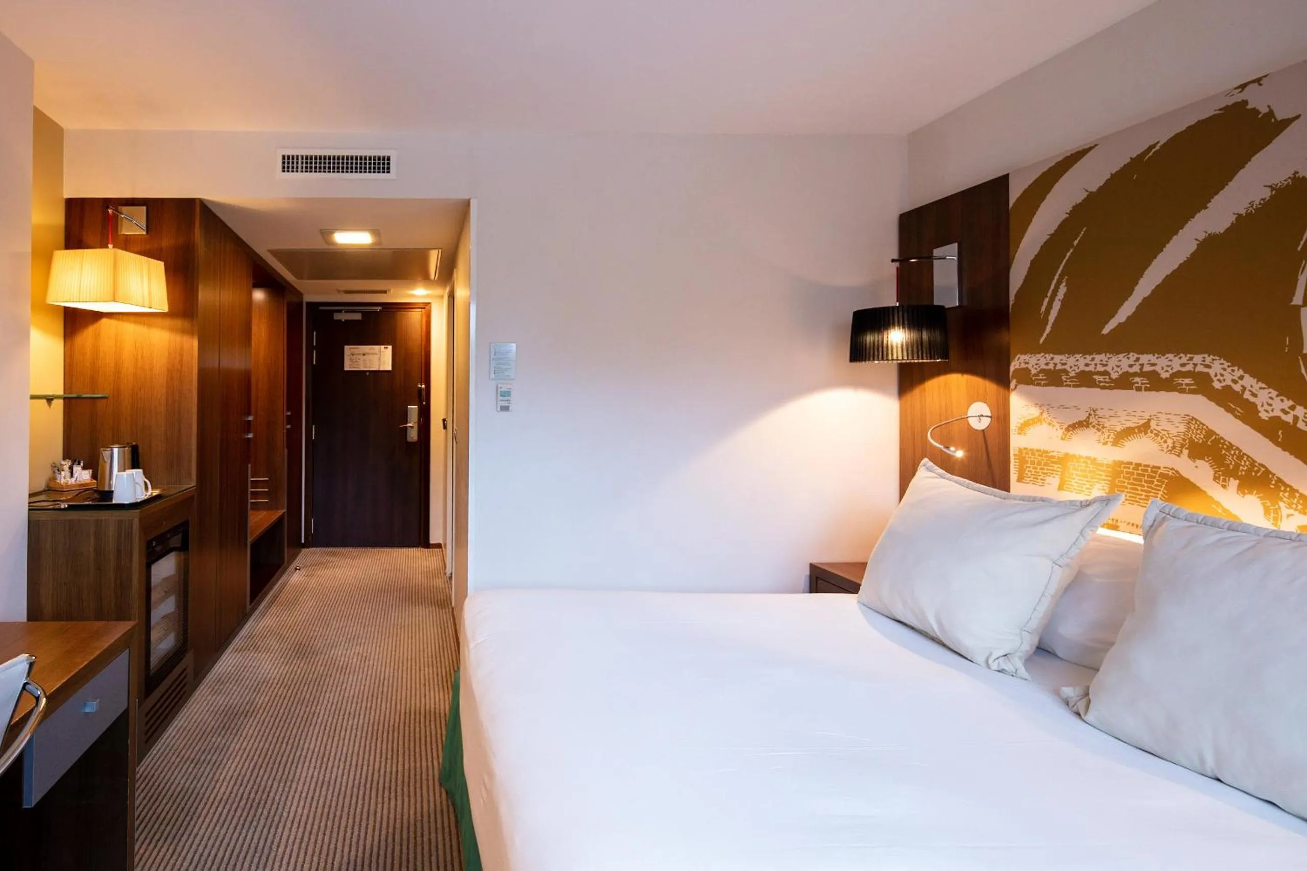 Photo of the whole room, Bed in Radisson Blu Hotel, Montpellier